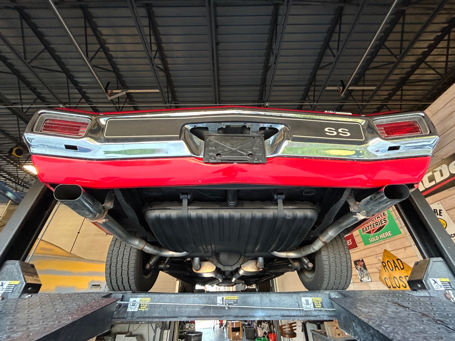 Vehicle photo 33