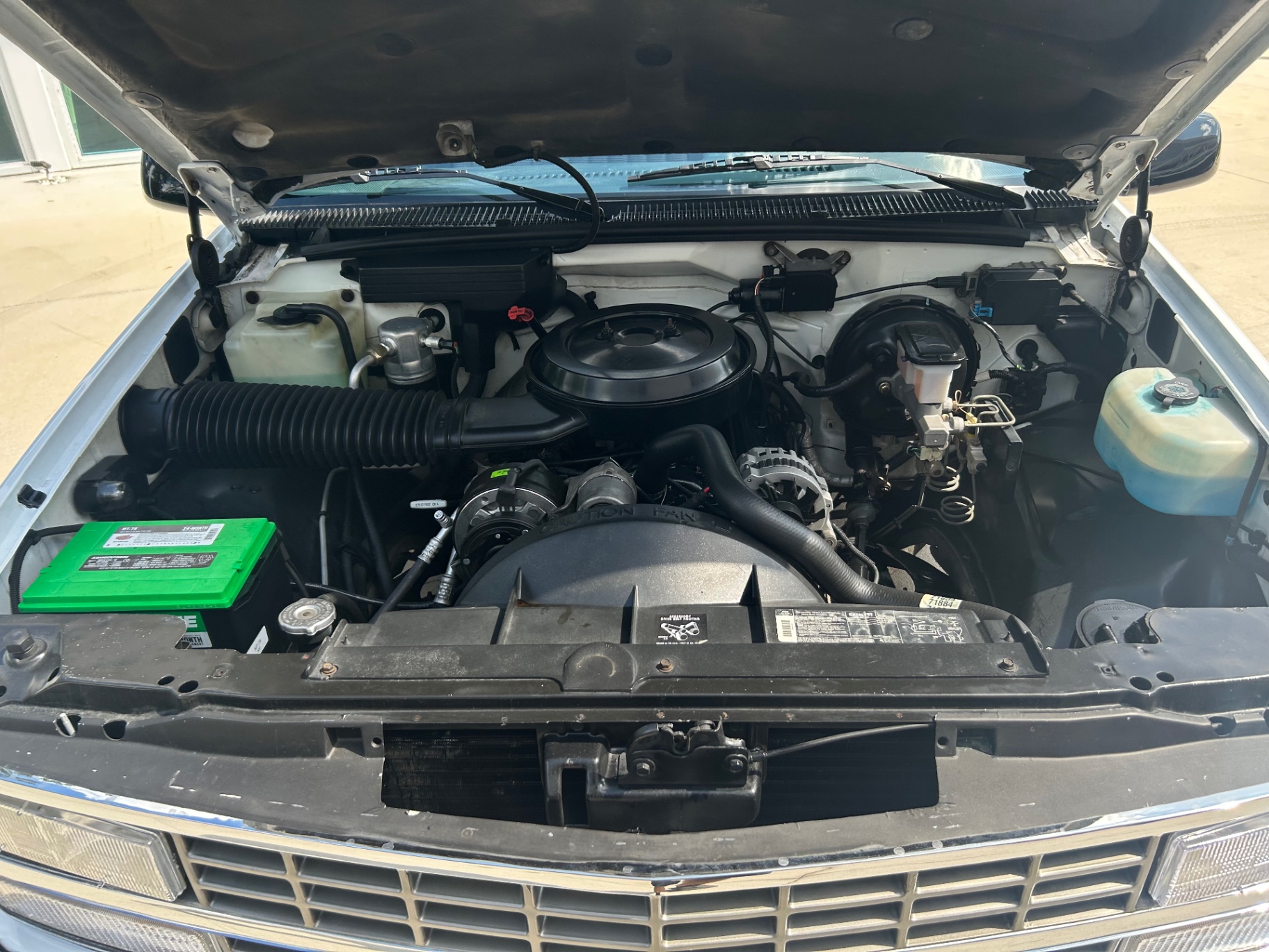 Vehicle photo 17