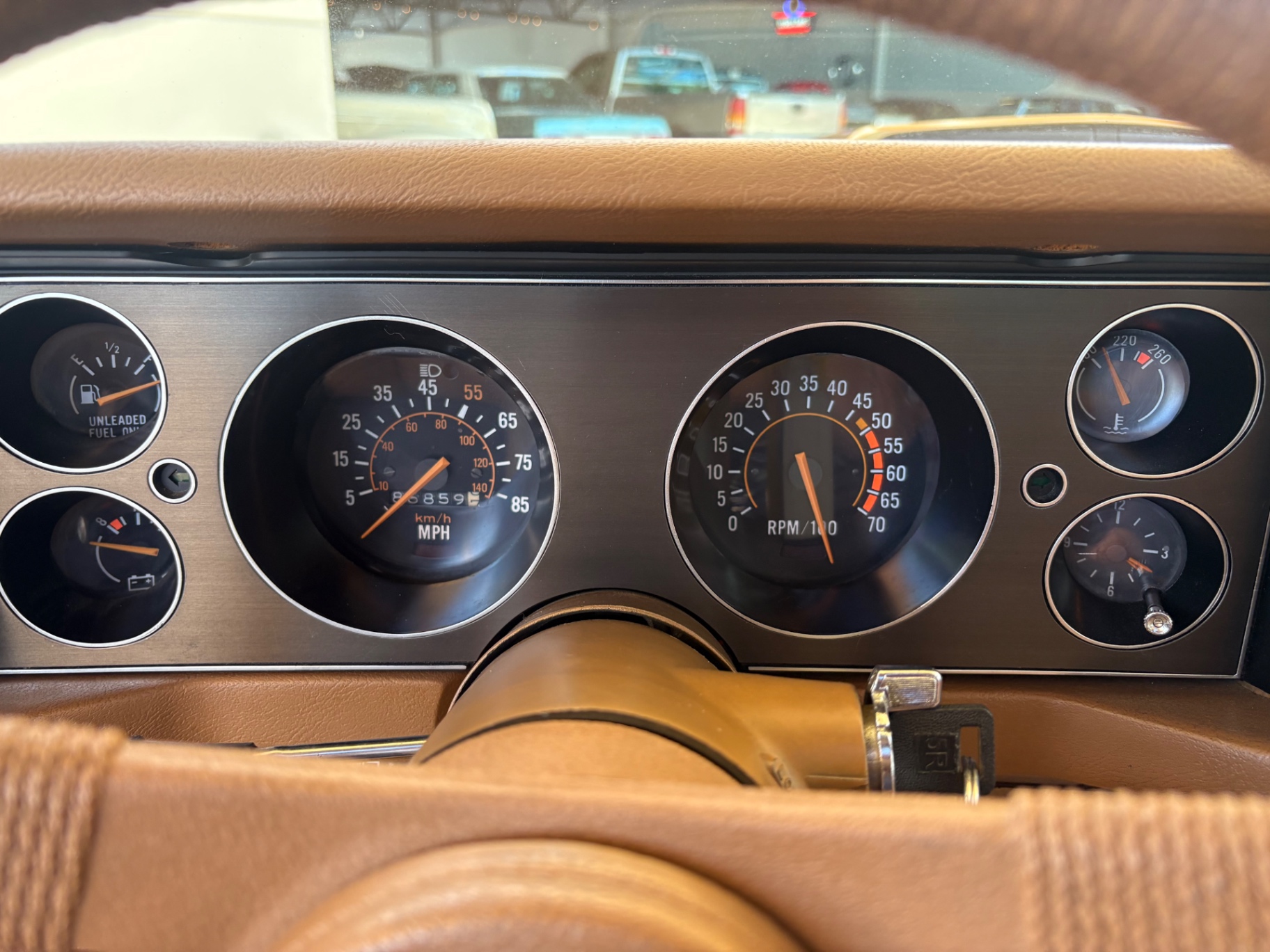 Vehicle photo 22