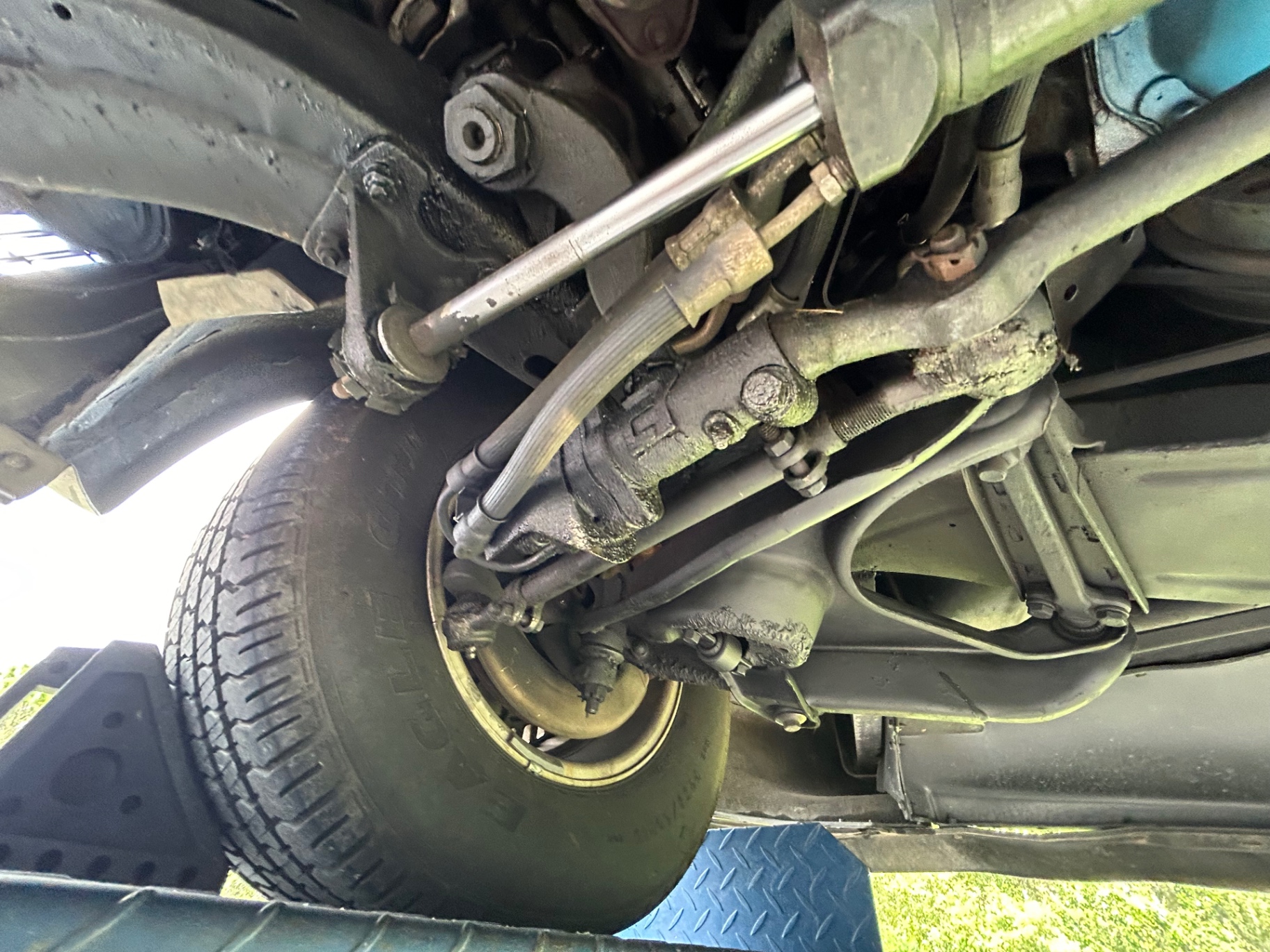 Vehicle photo 32