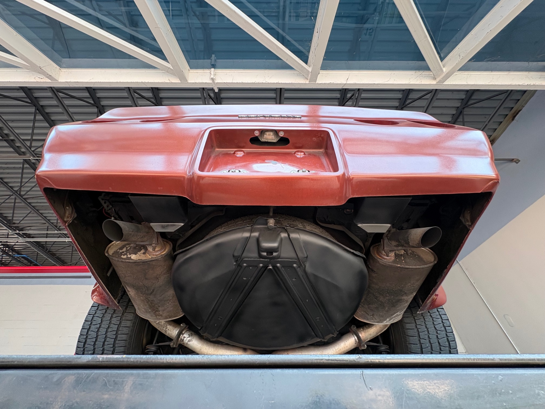 Vehicle photo 43
