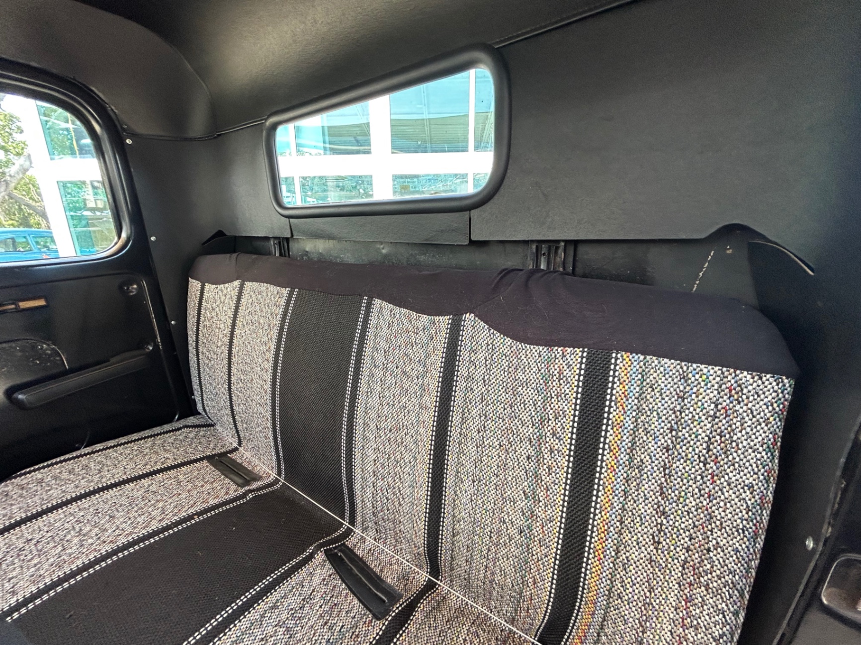 Vehicle photo 32