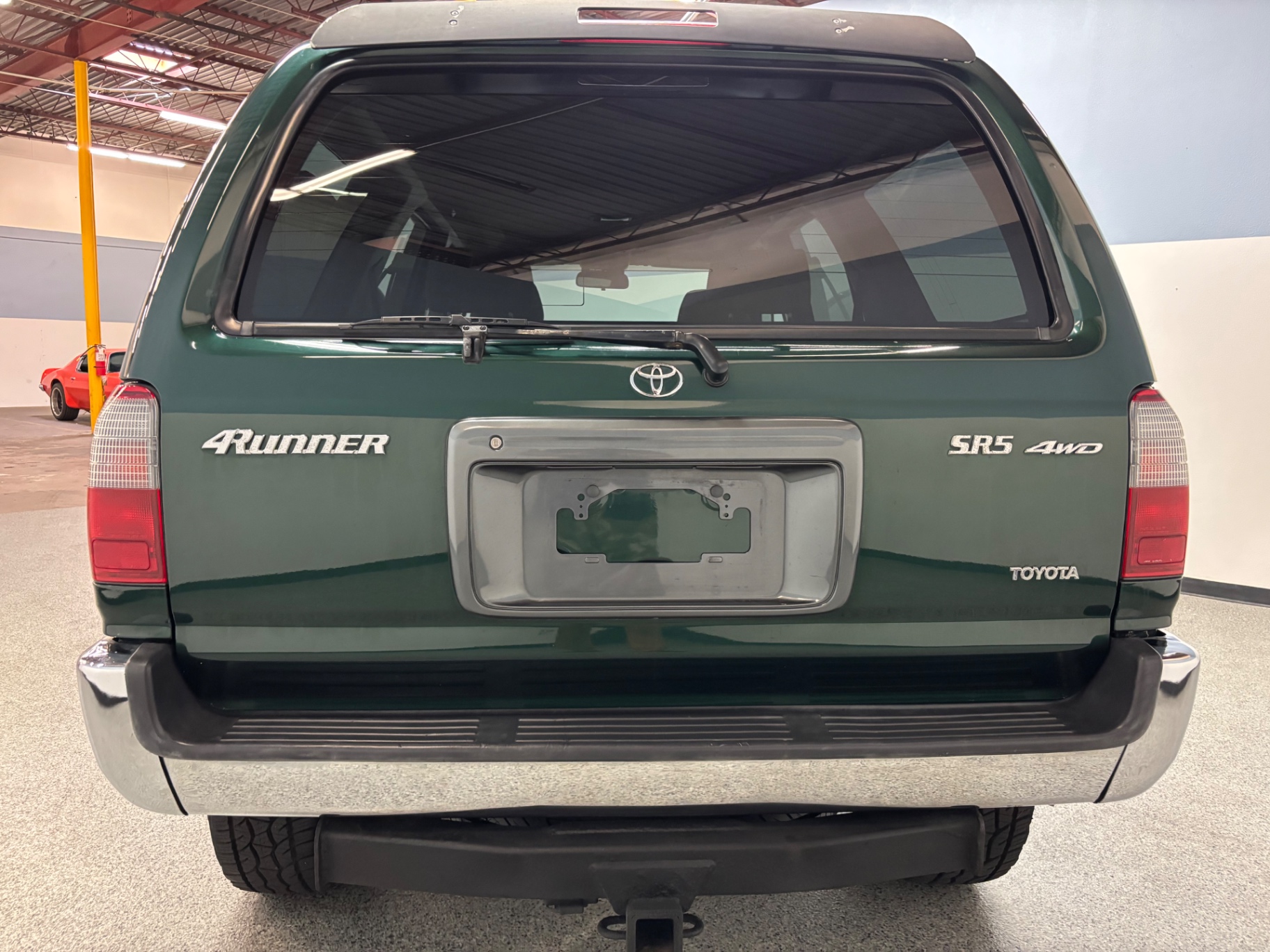 Vehicle photo 6