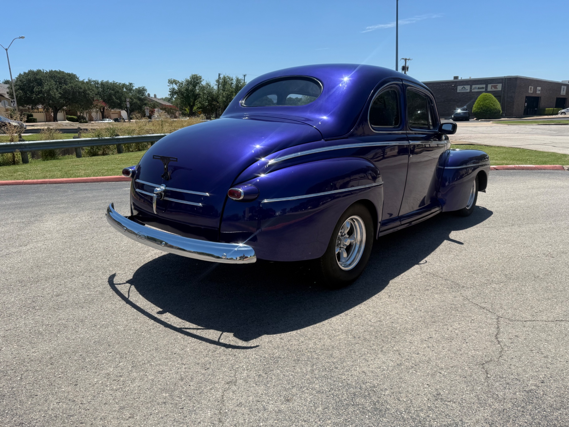 Vehicle photo 7