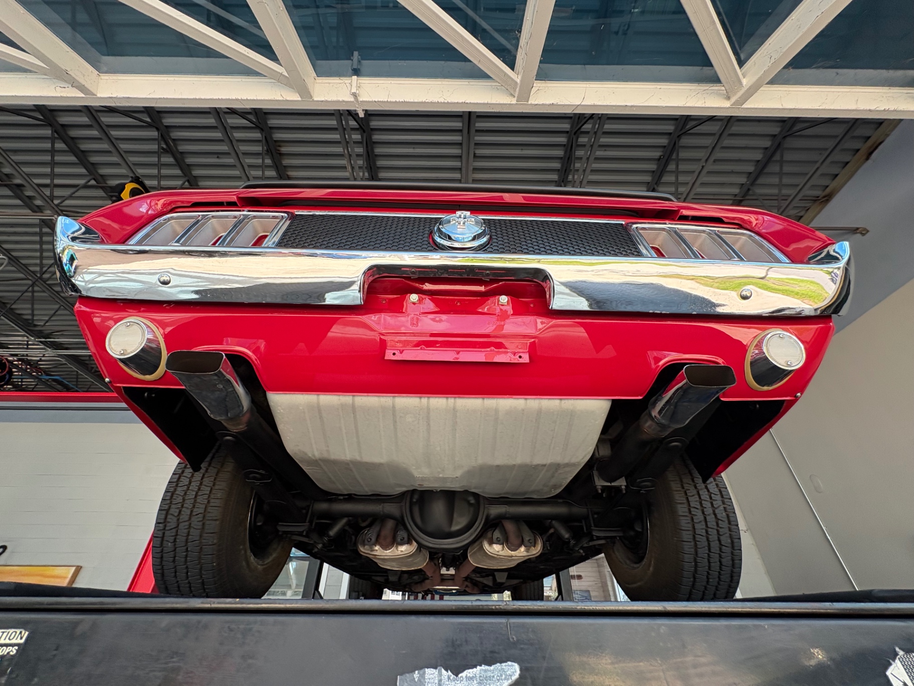 Vehicle photo 45