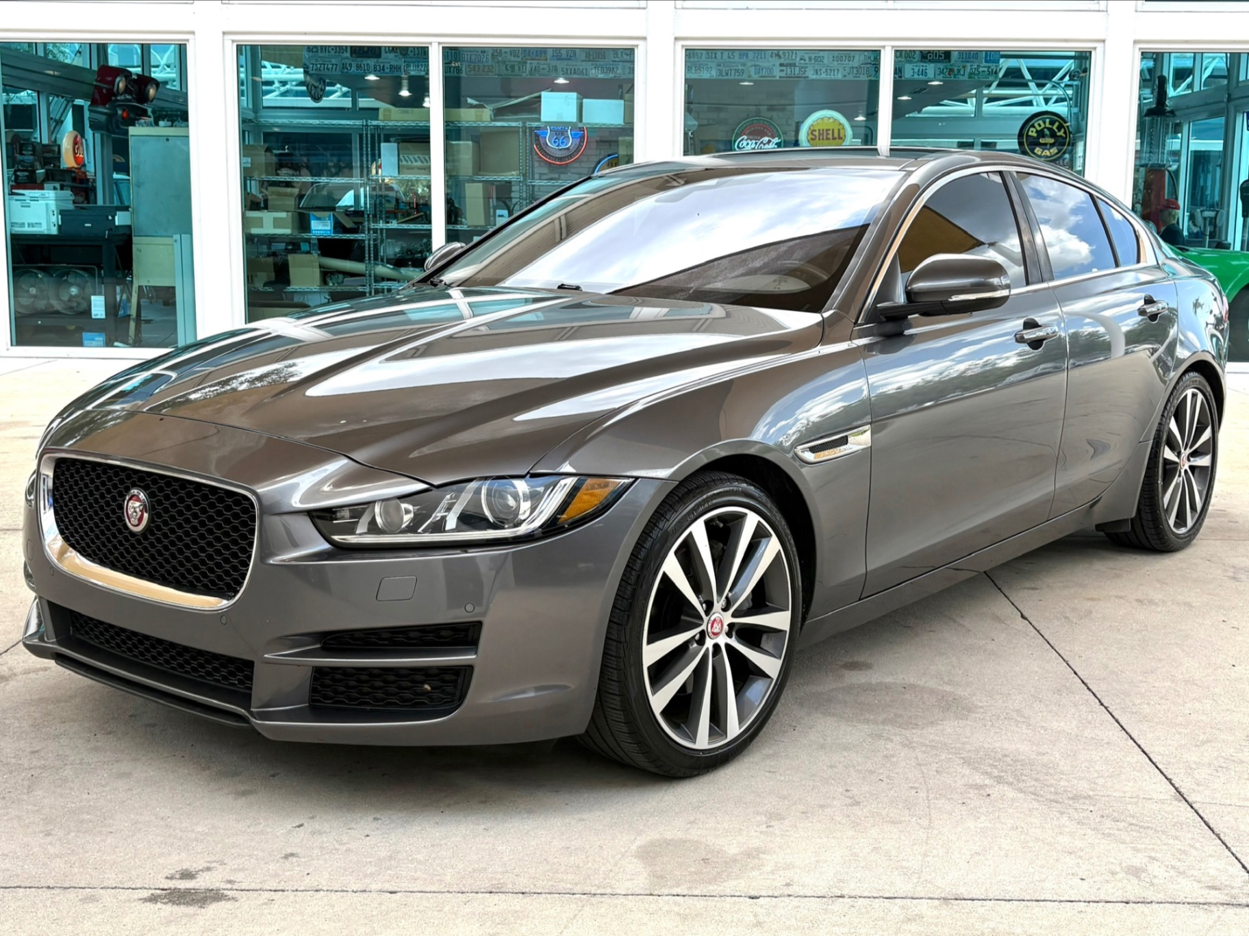 2017 Jaguar XE 25t Prestige's photo