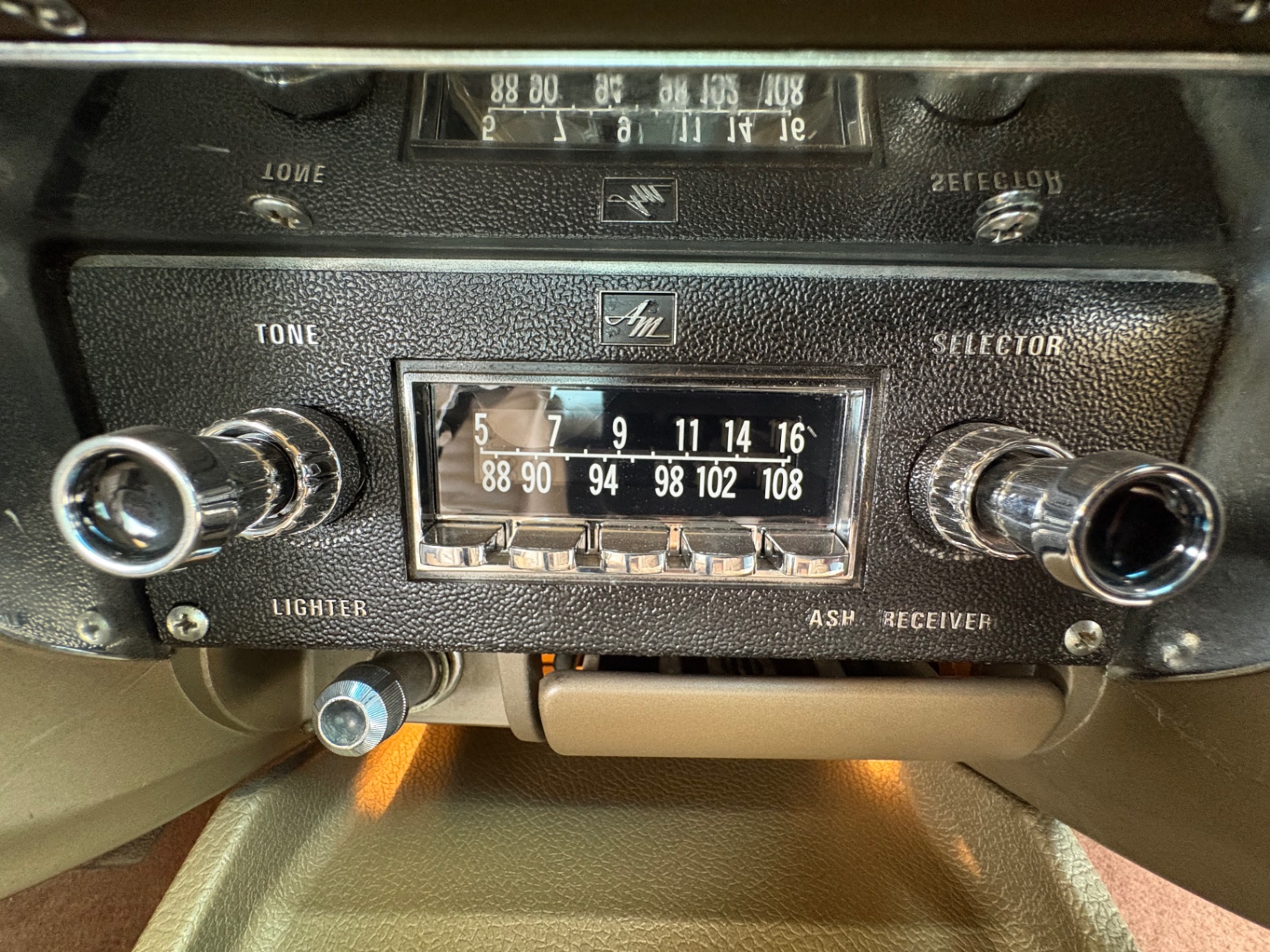 Vehicle photo 42