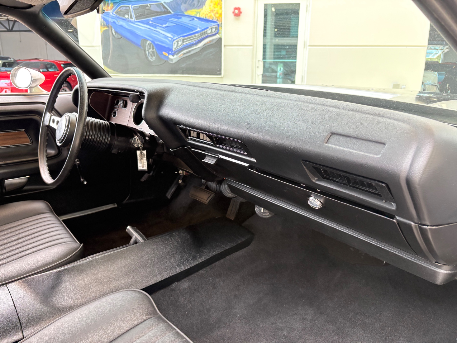 Vehicle photo 44