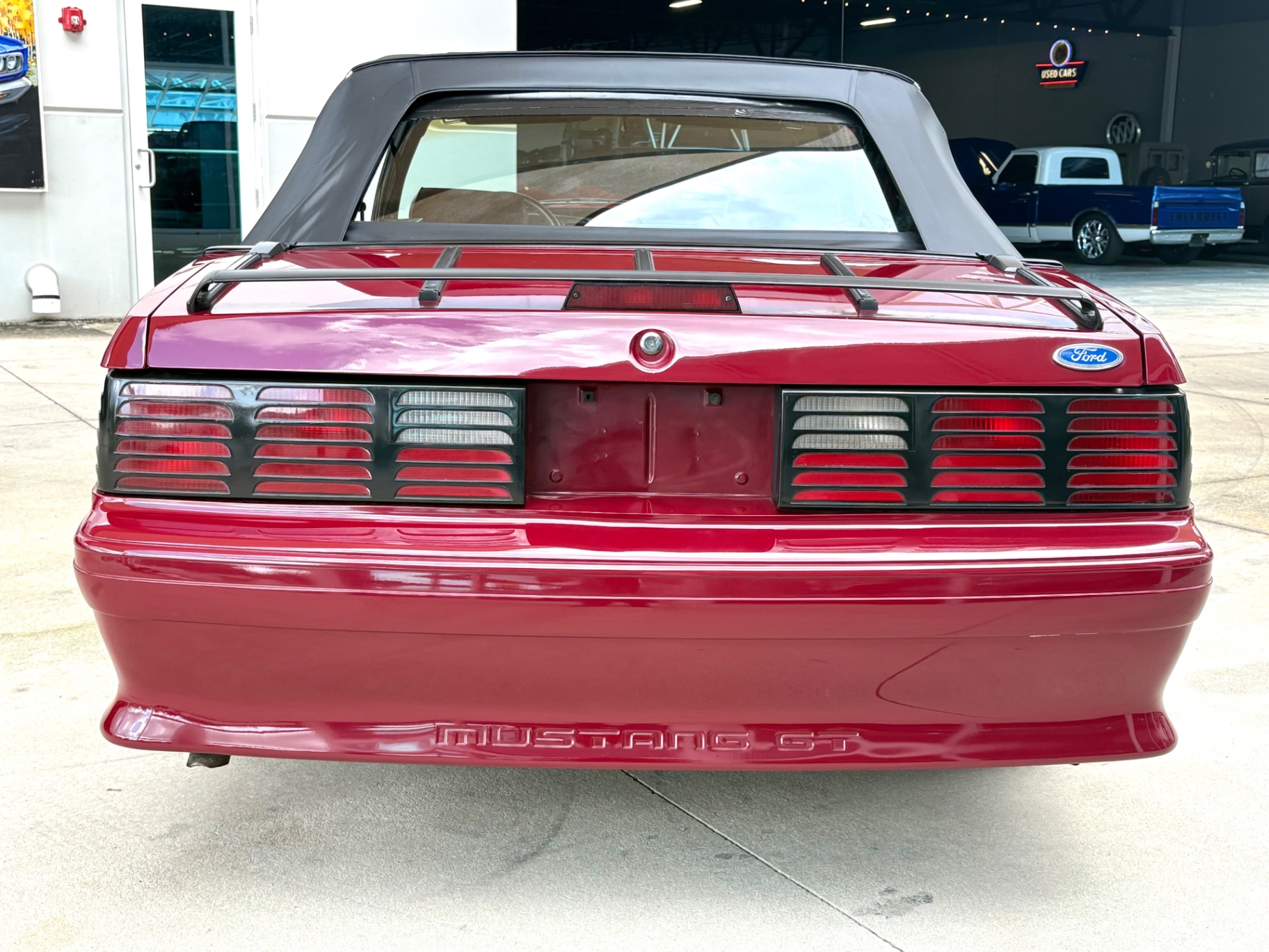Vehicle photo 20