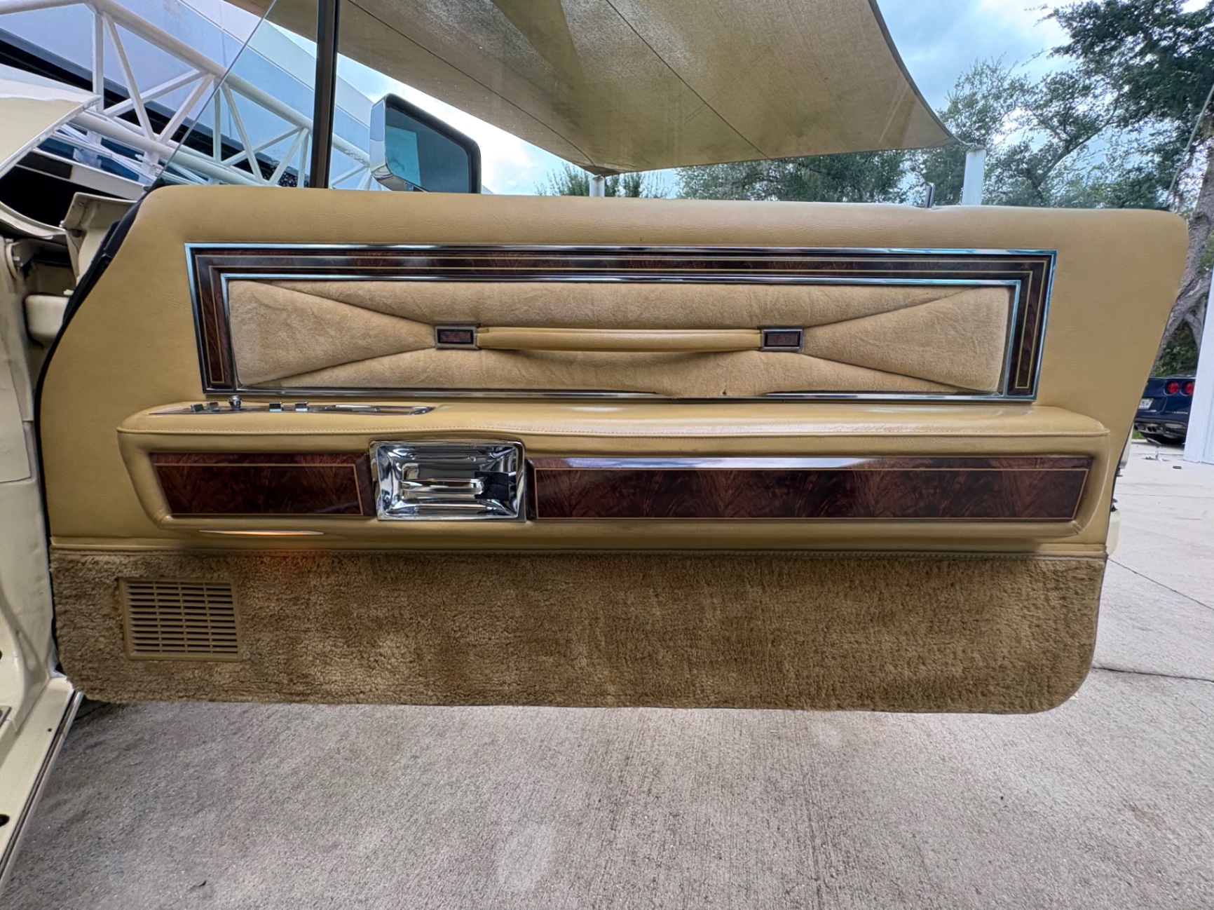 Vehicle photo 38