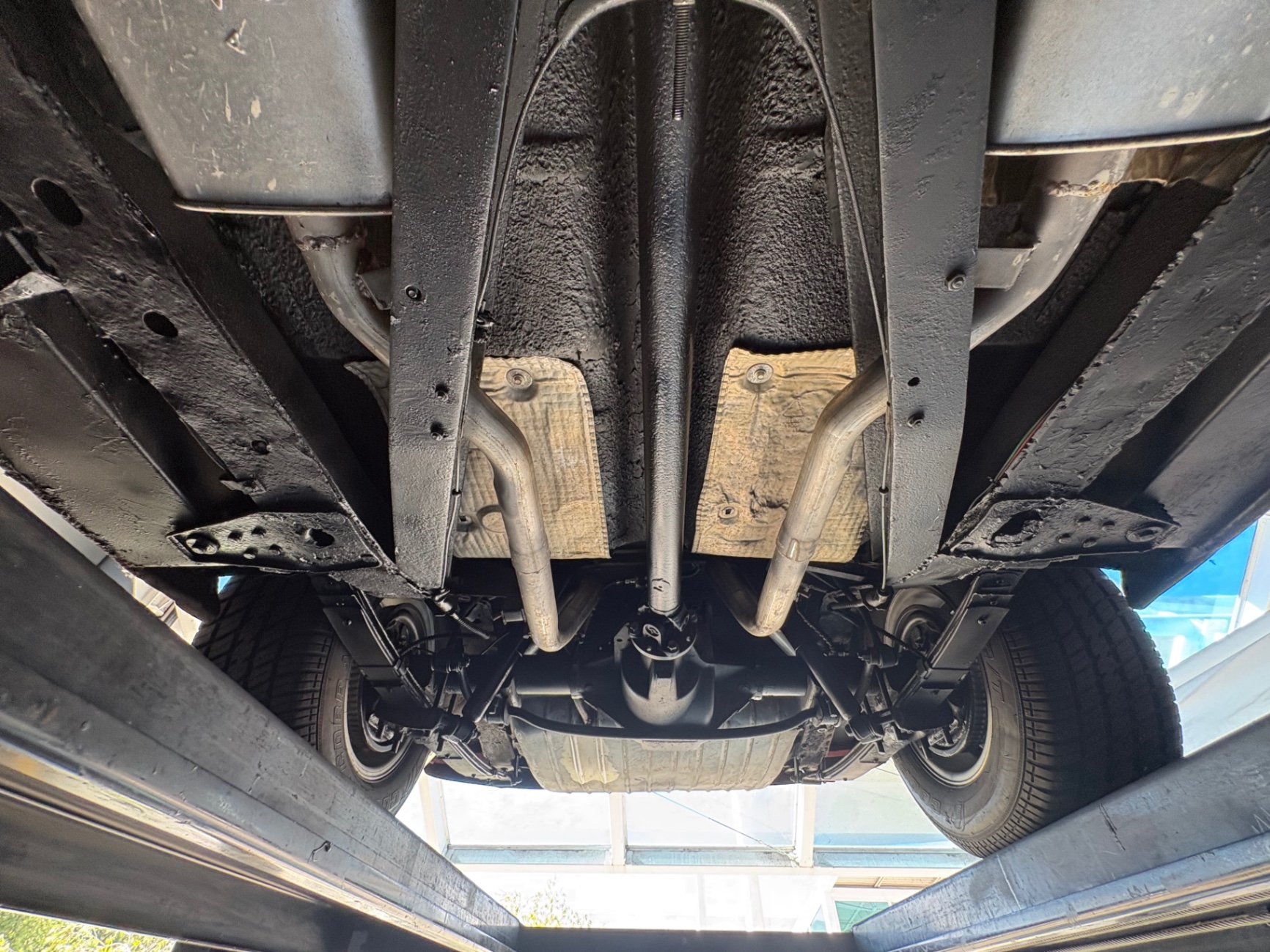 Vehicle photo 62