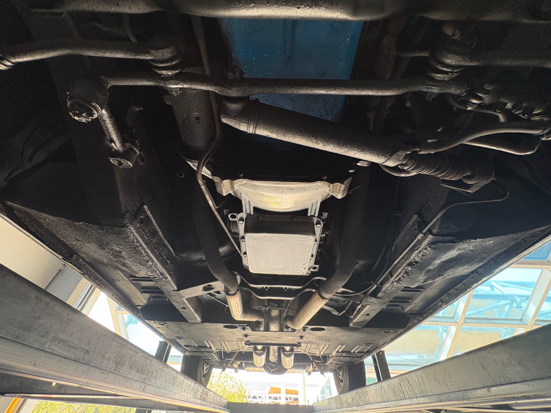 Vehicle photo 60