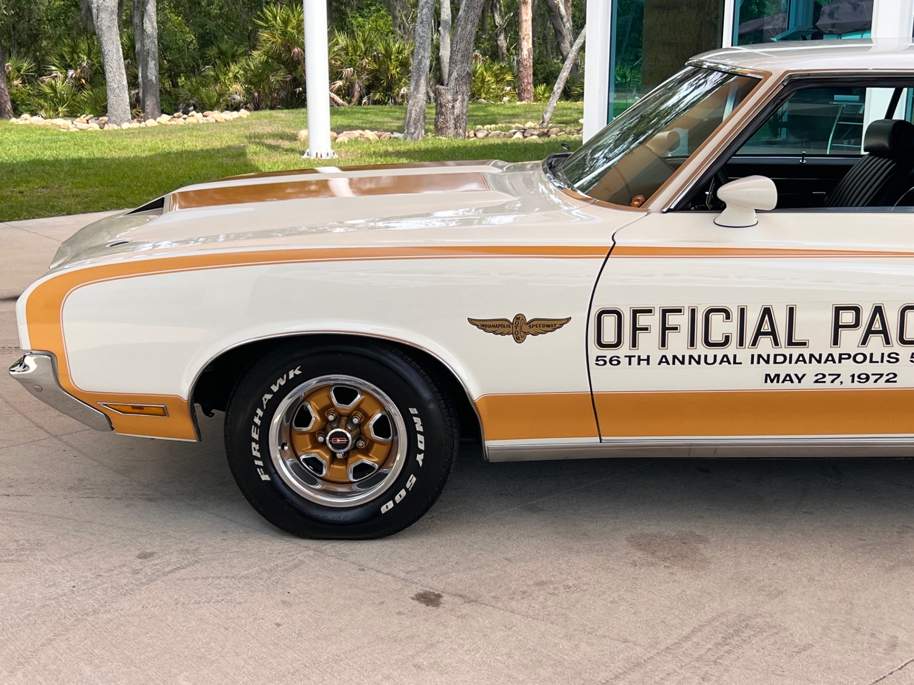 Vehicle photo 3