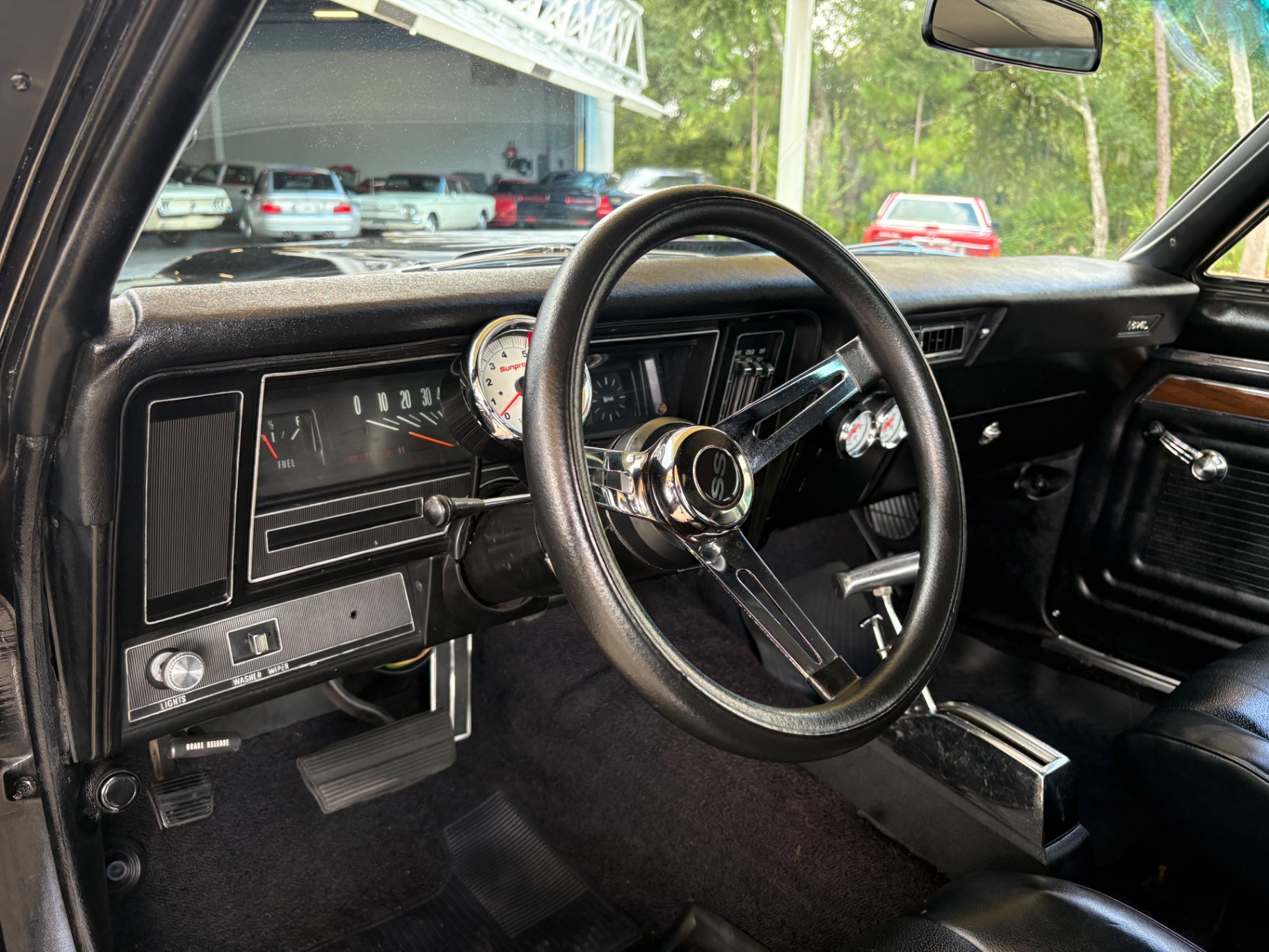 Vehicle photo 35