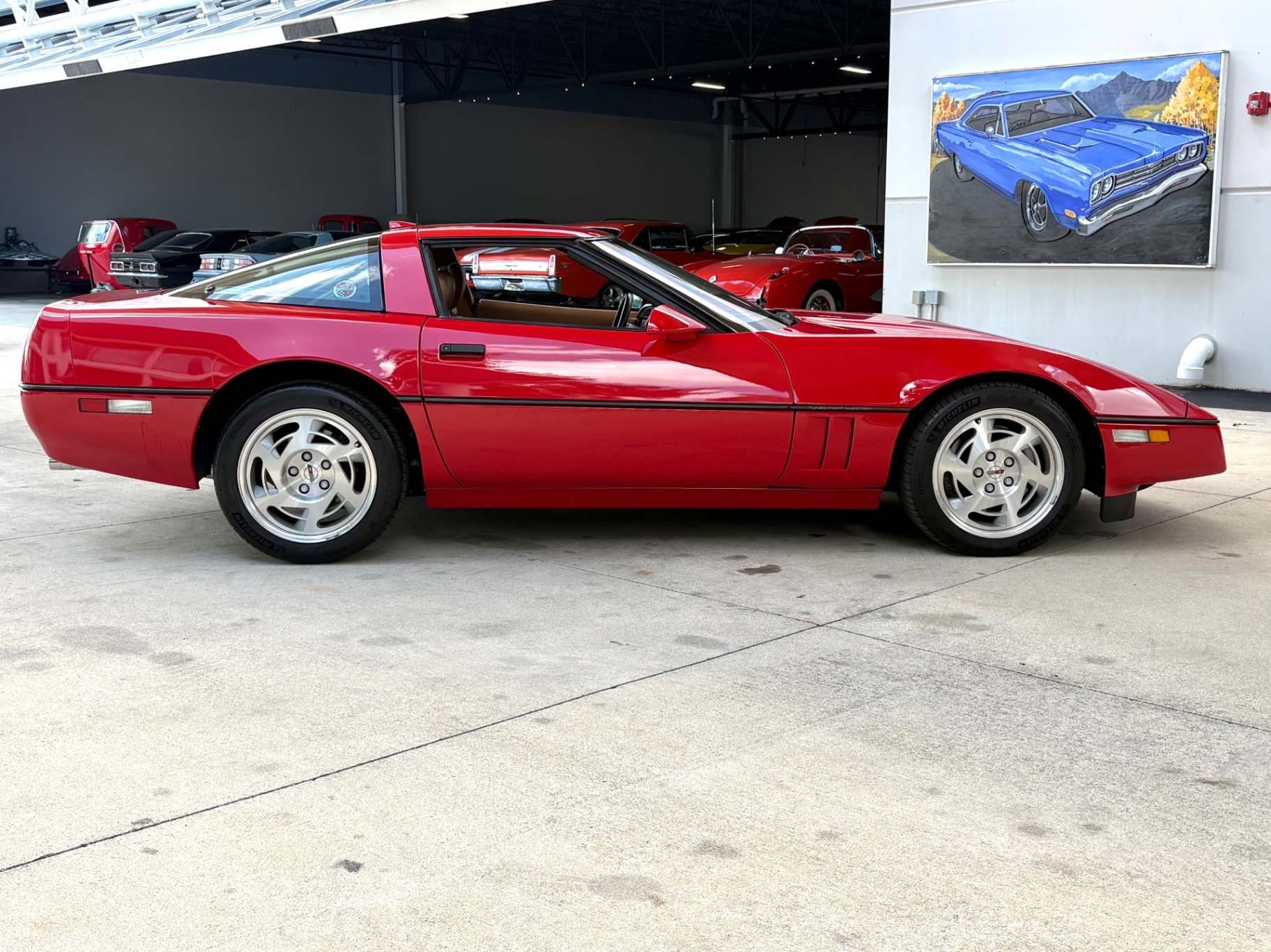 Vehicle photo 6