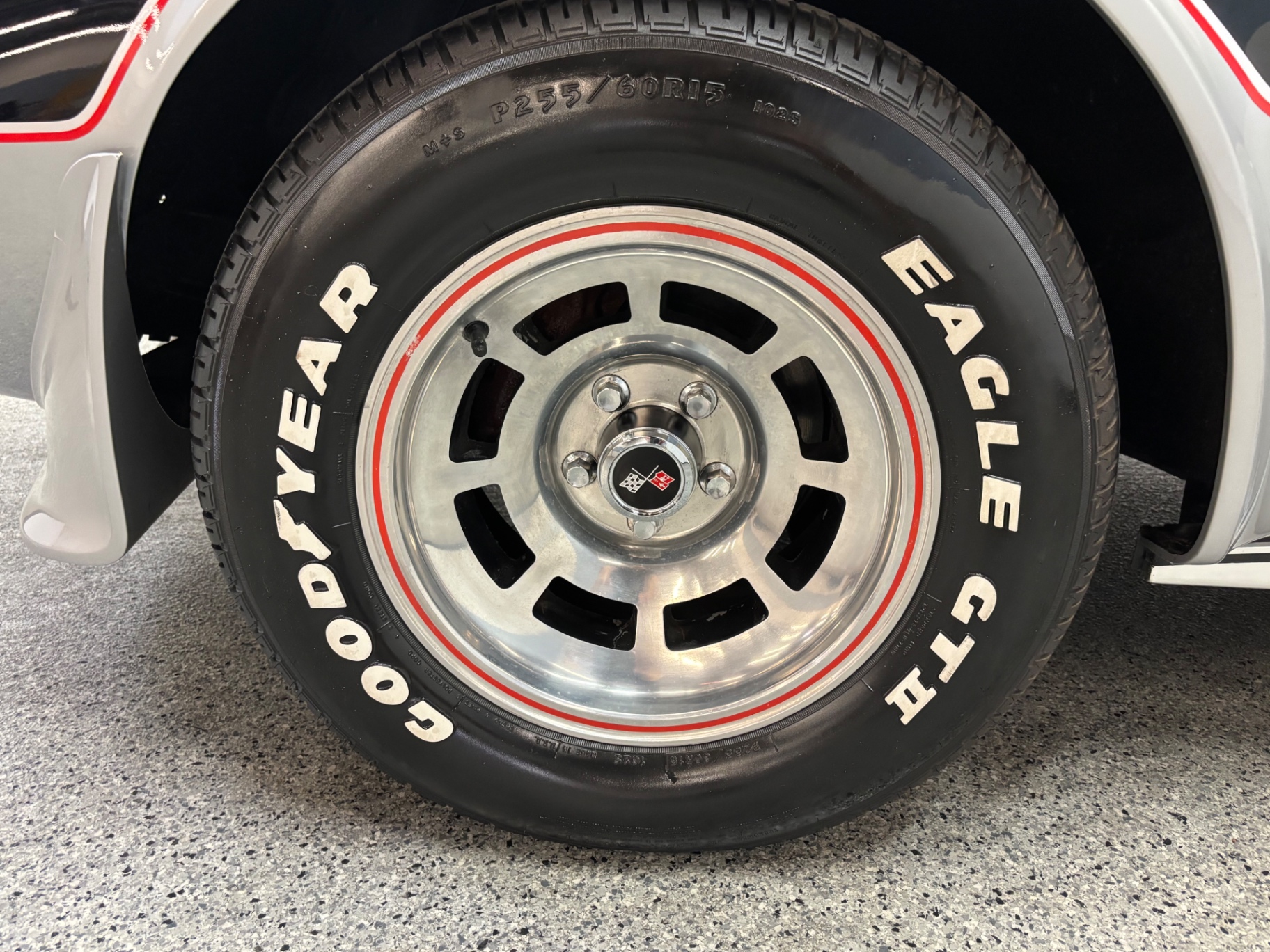 Vehicle photo 10