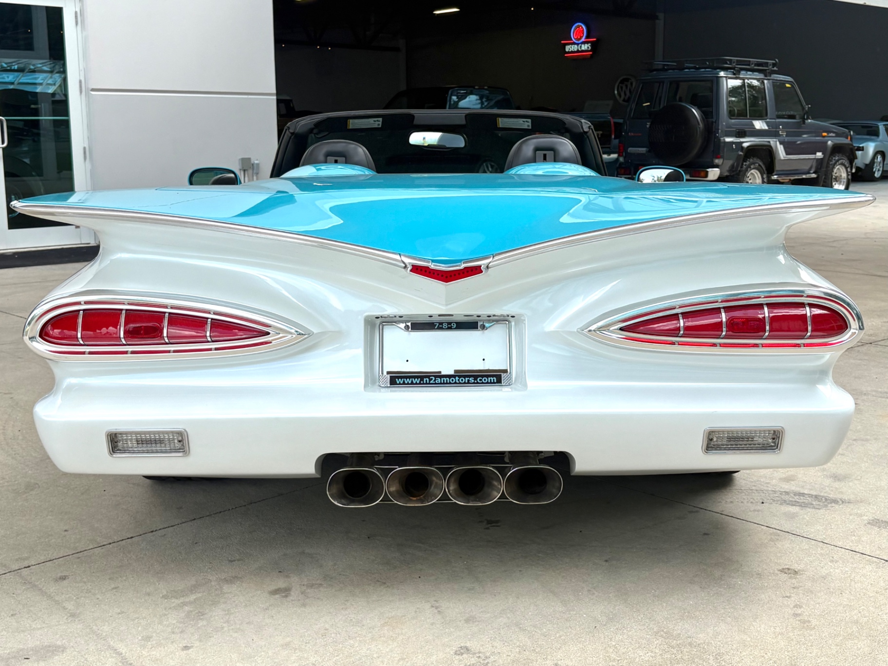 Vehicle photo 7