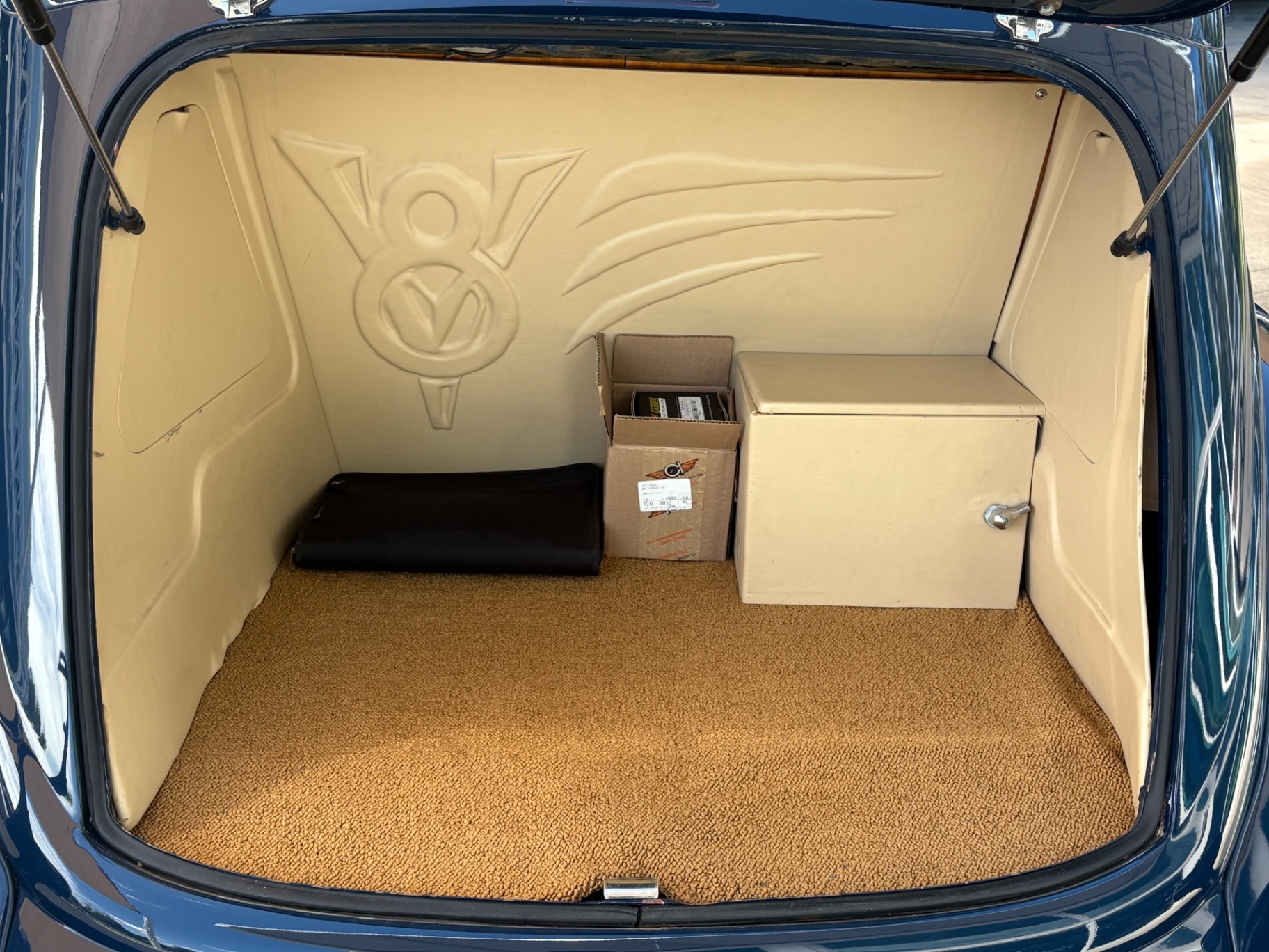 Vehicle photo 7
