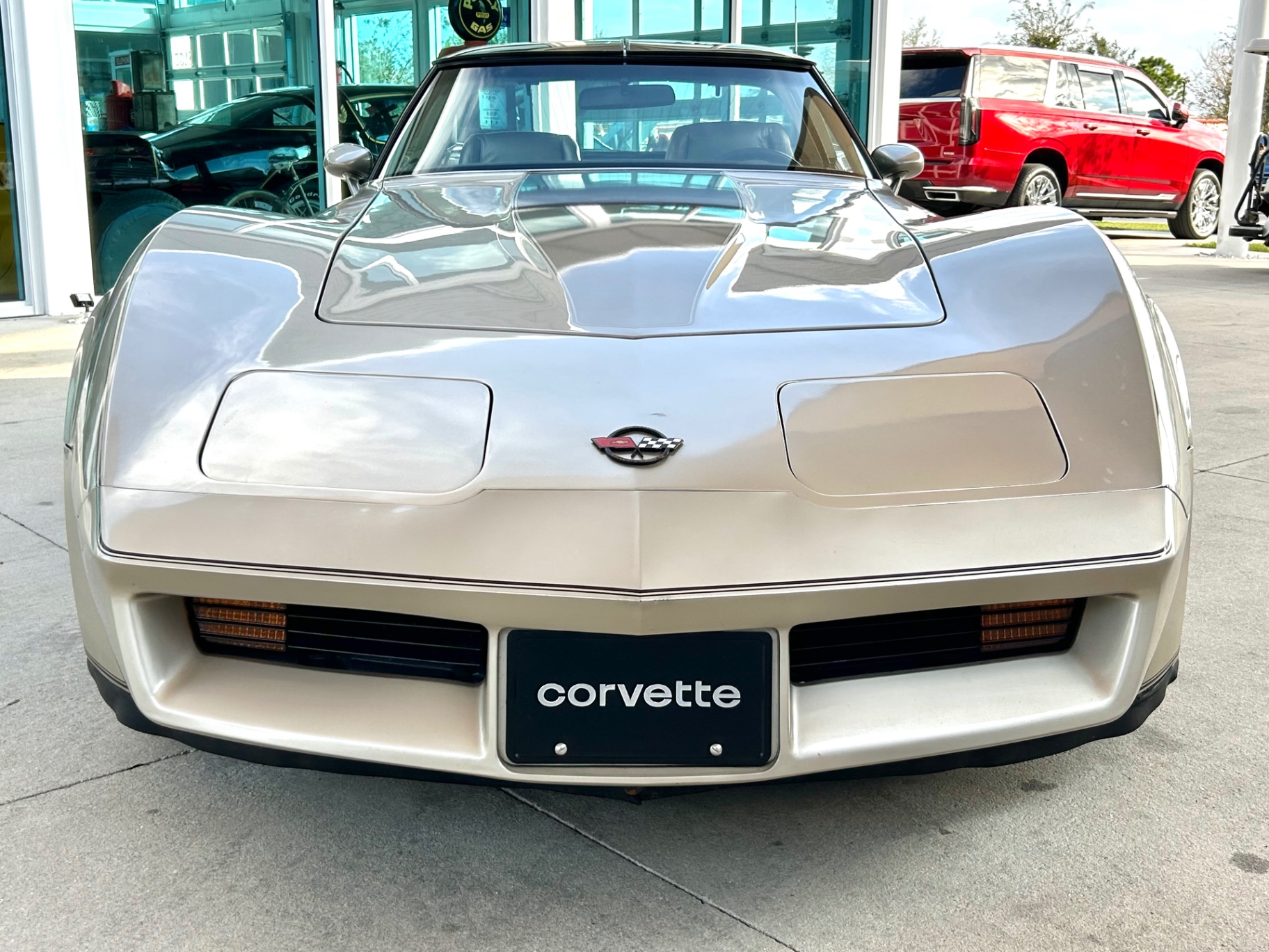 Vehicle photo 2