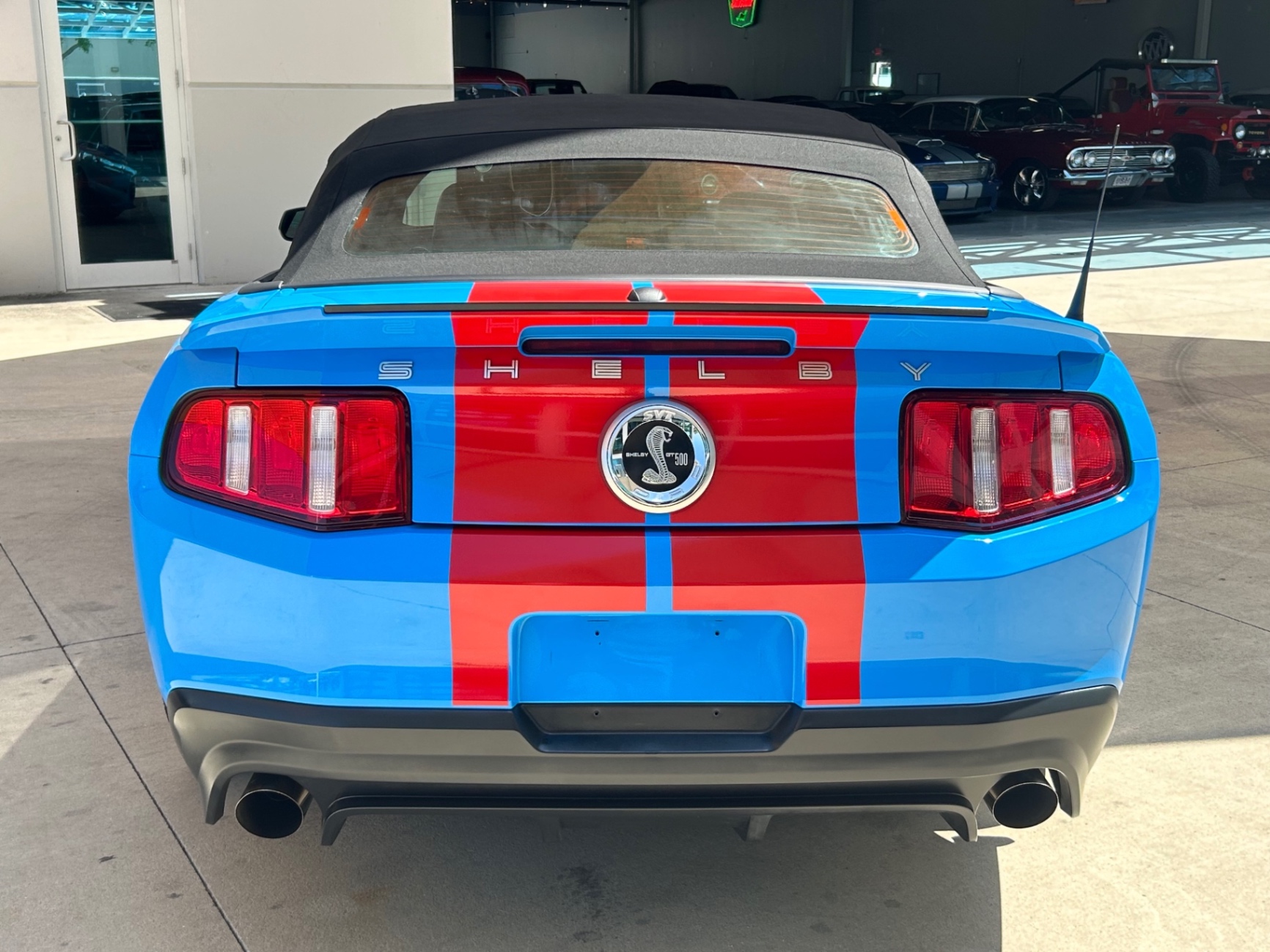Vehicle photo 16