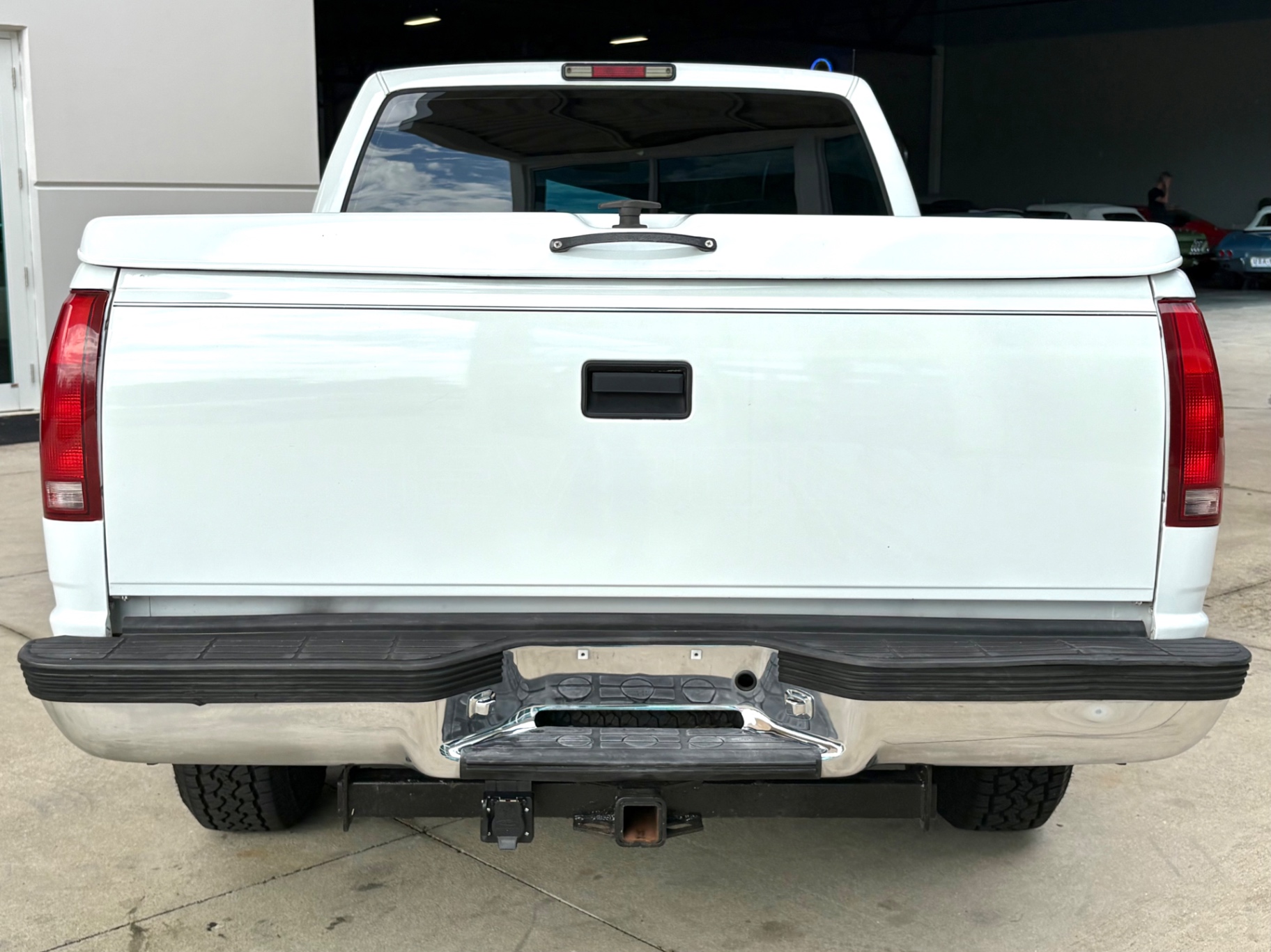 Vehicle photo 6