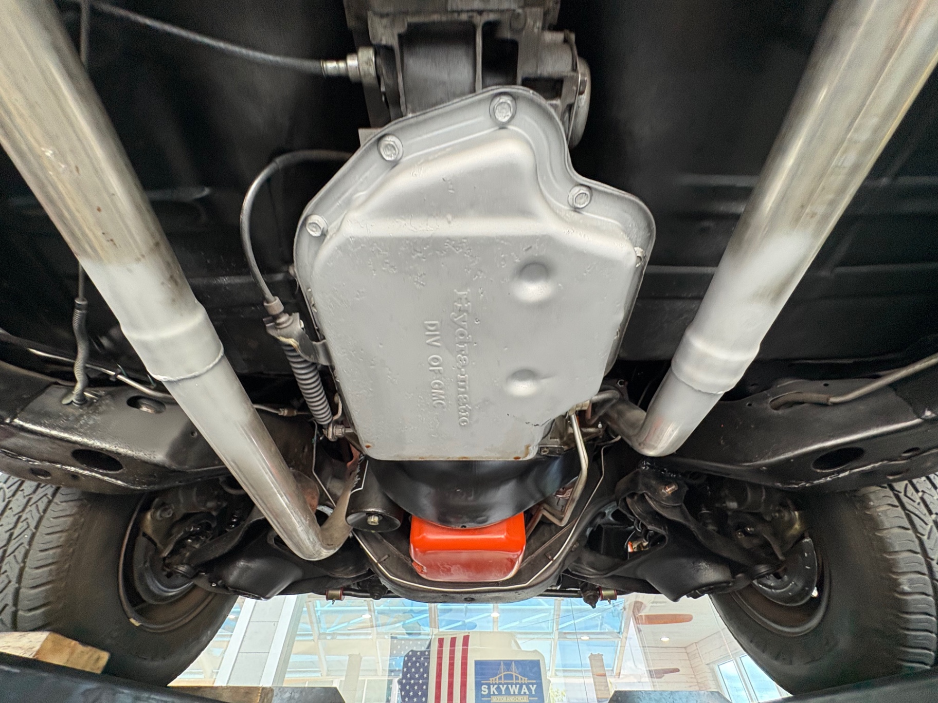 Vehicle photo 54