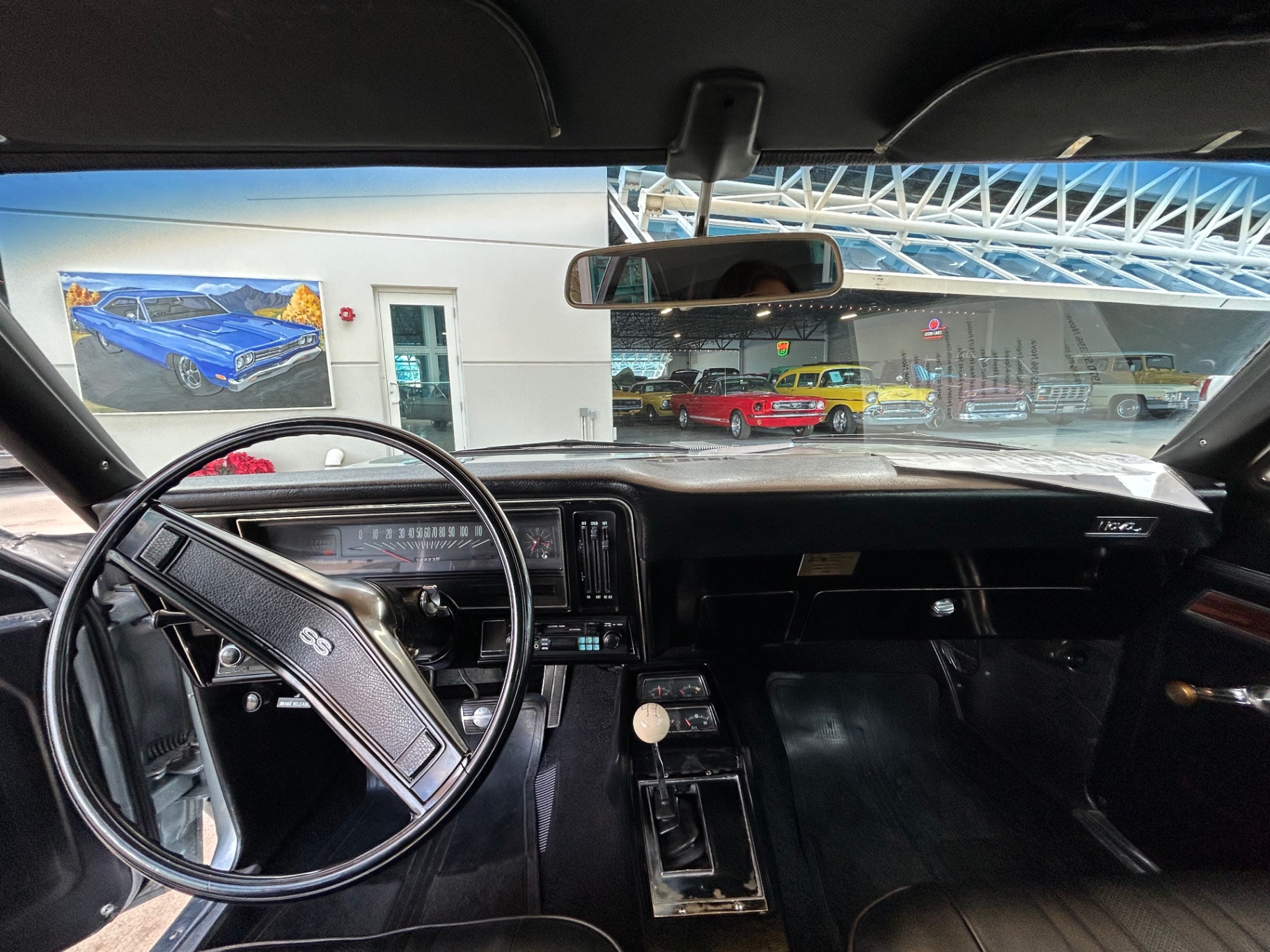 Vehicle photo 26