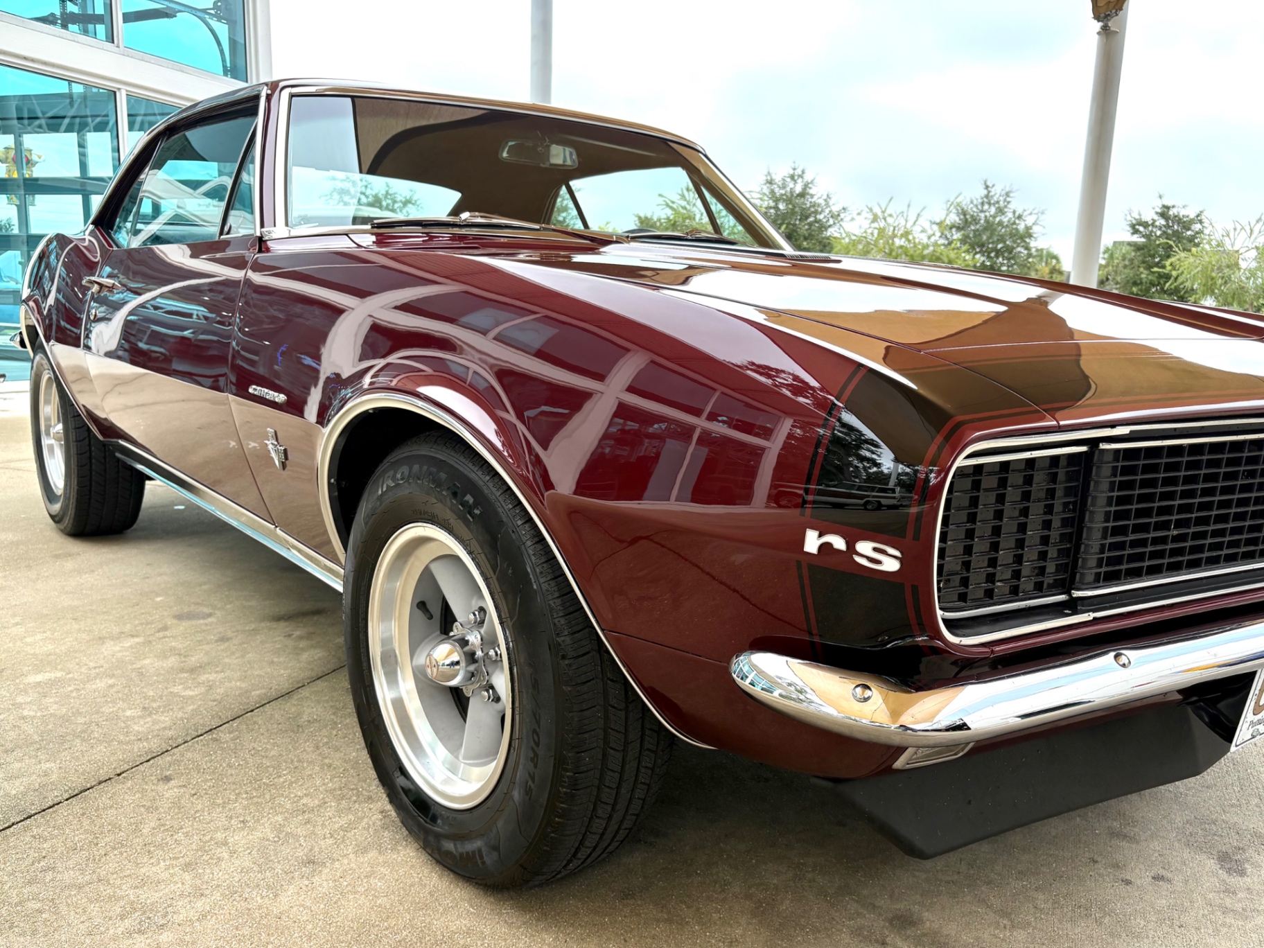 Vehicle photo 18