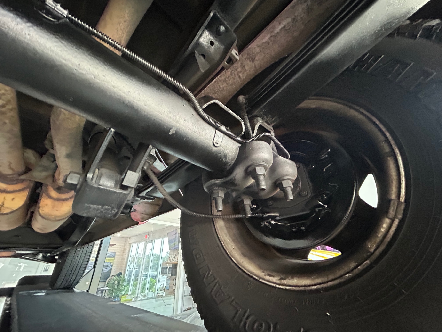 Vehicle photo 46