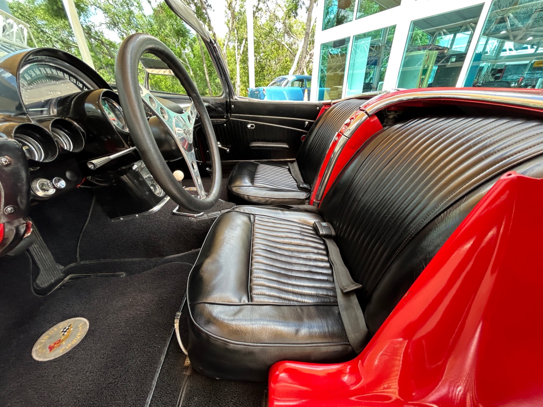 Vehicle photo 38