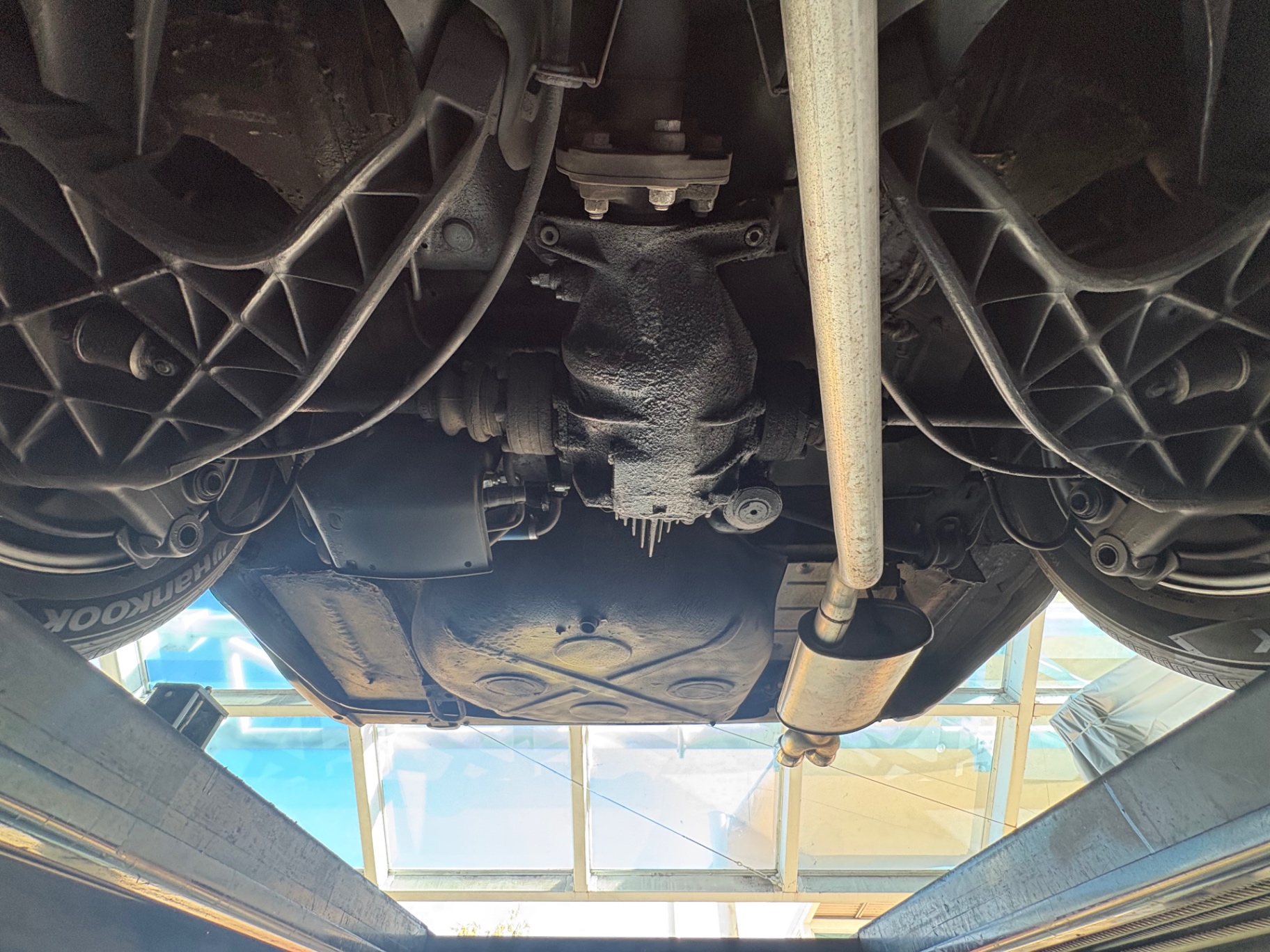 Vehicle photo 54