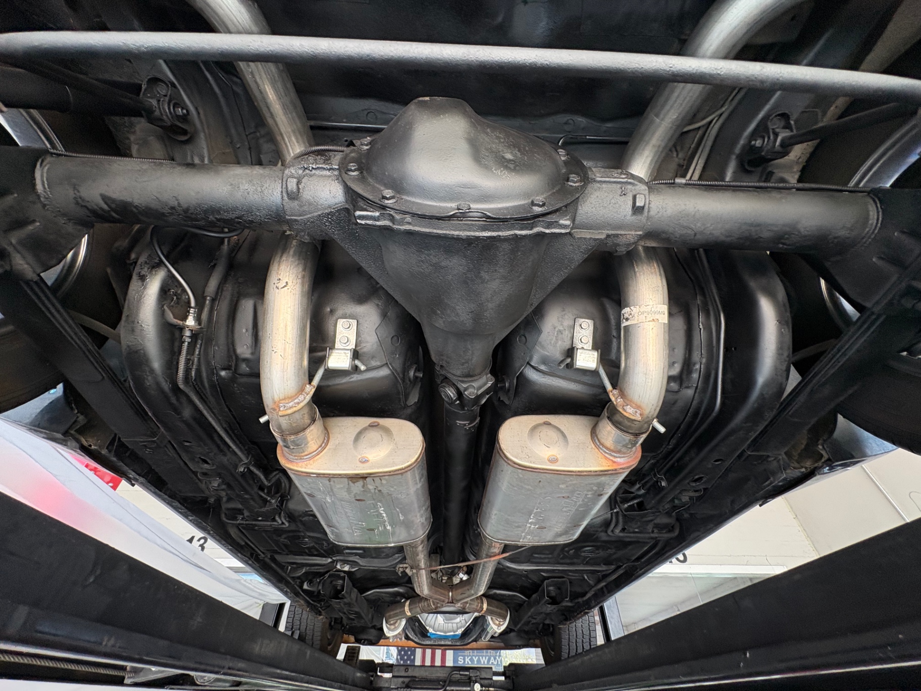 Vehicle photo 46