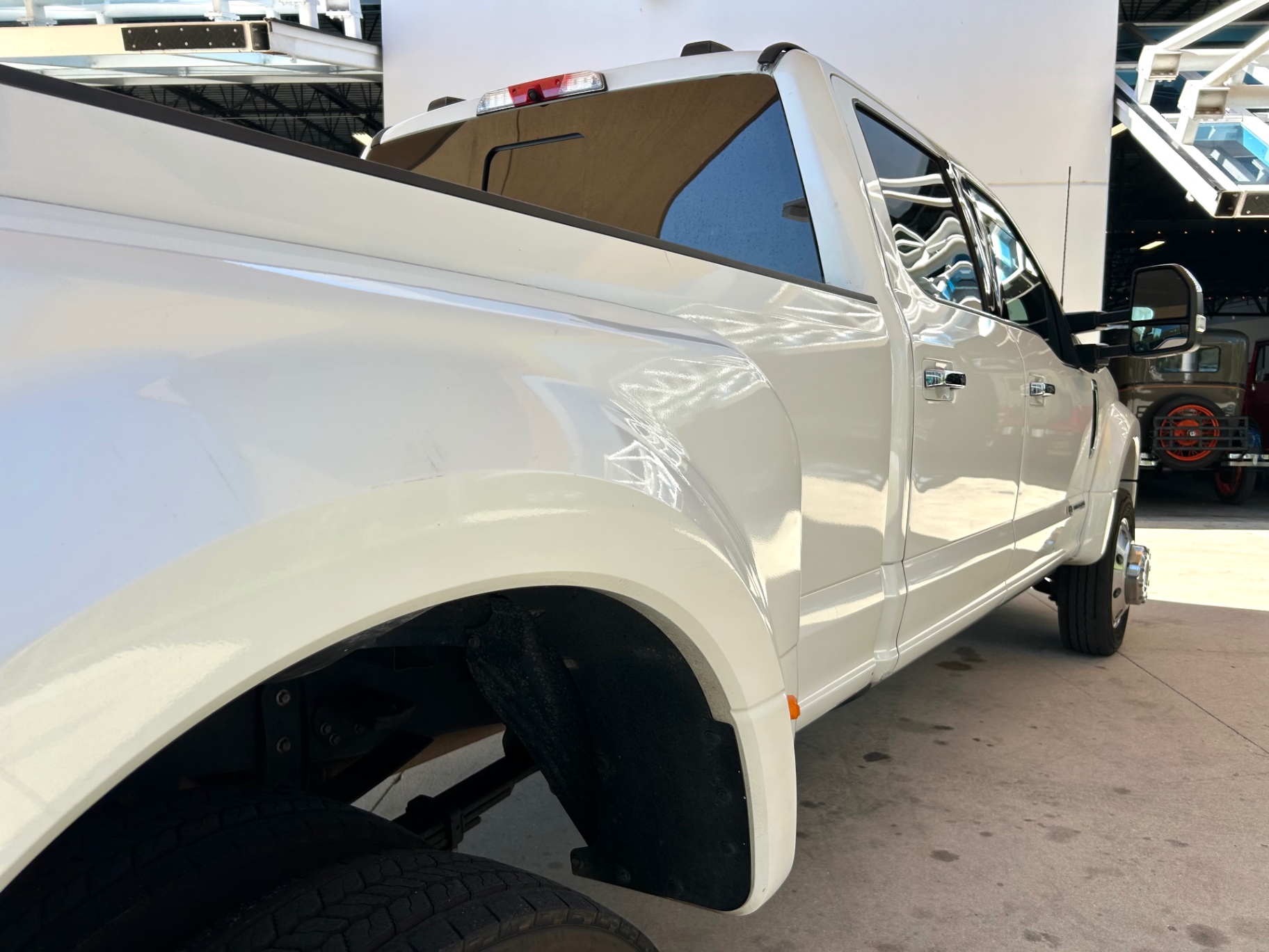Vehicle photo 16