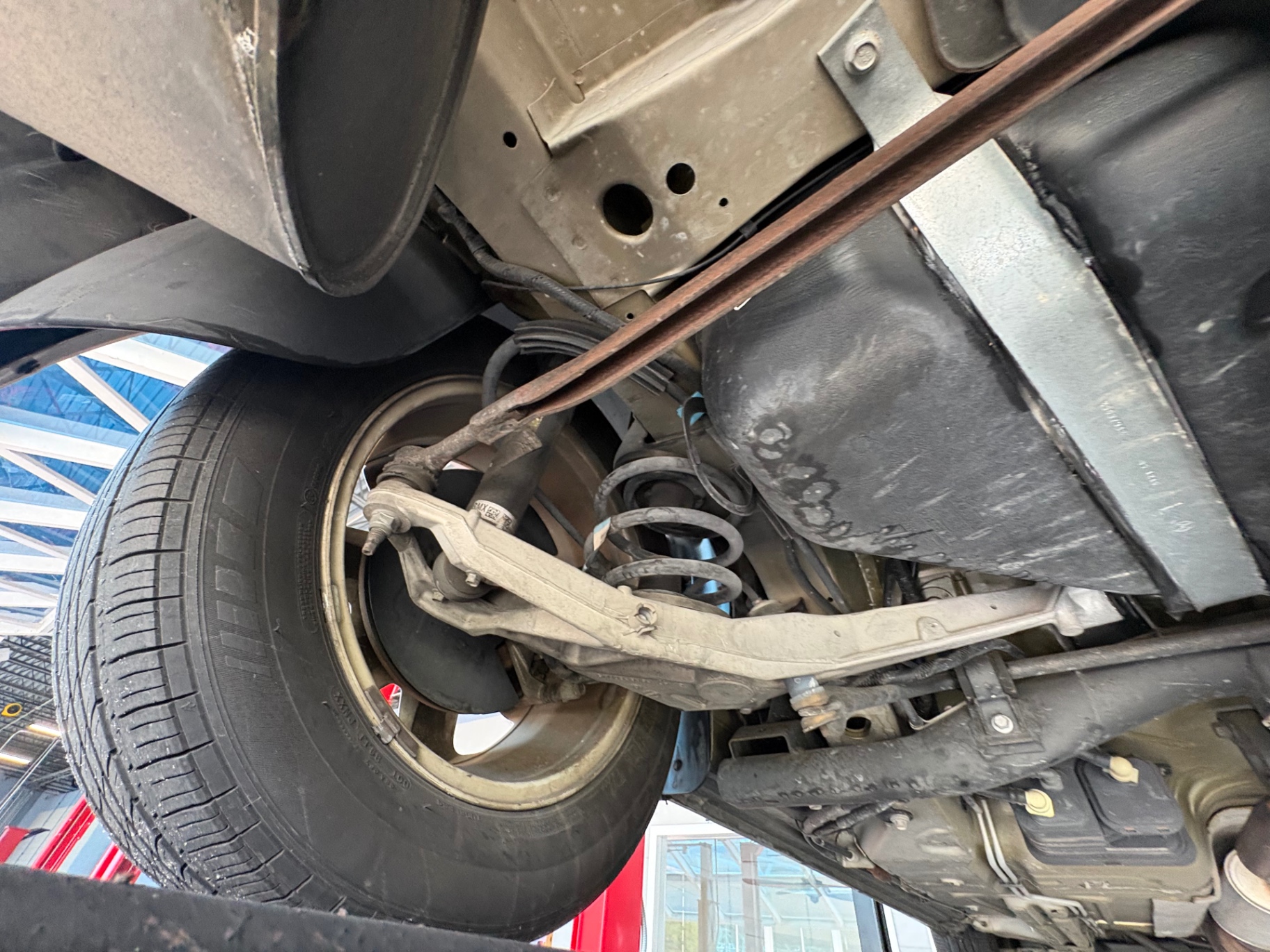 Vehicle photo 49