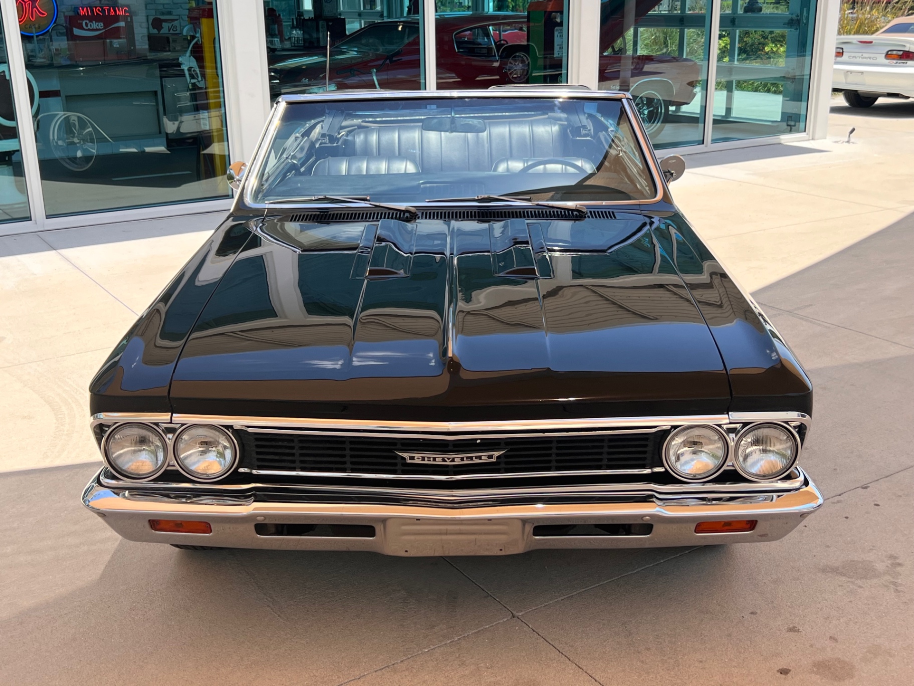 Vehicle photo 11