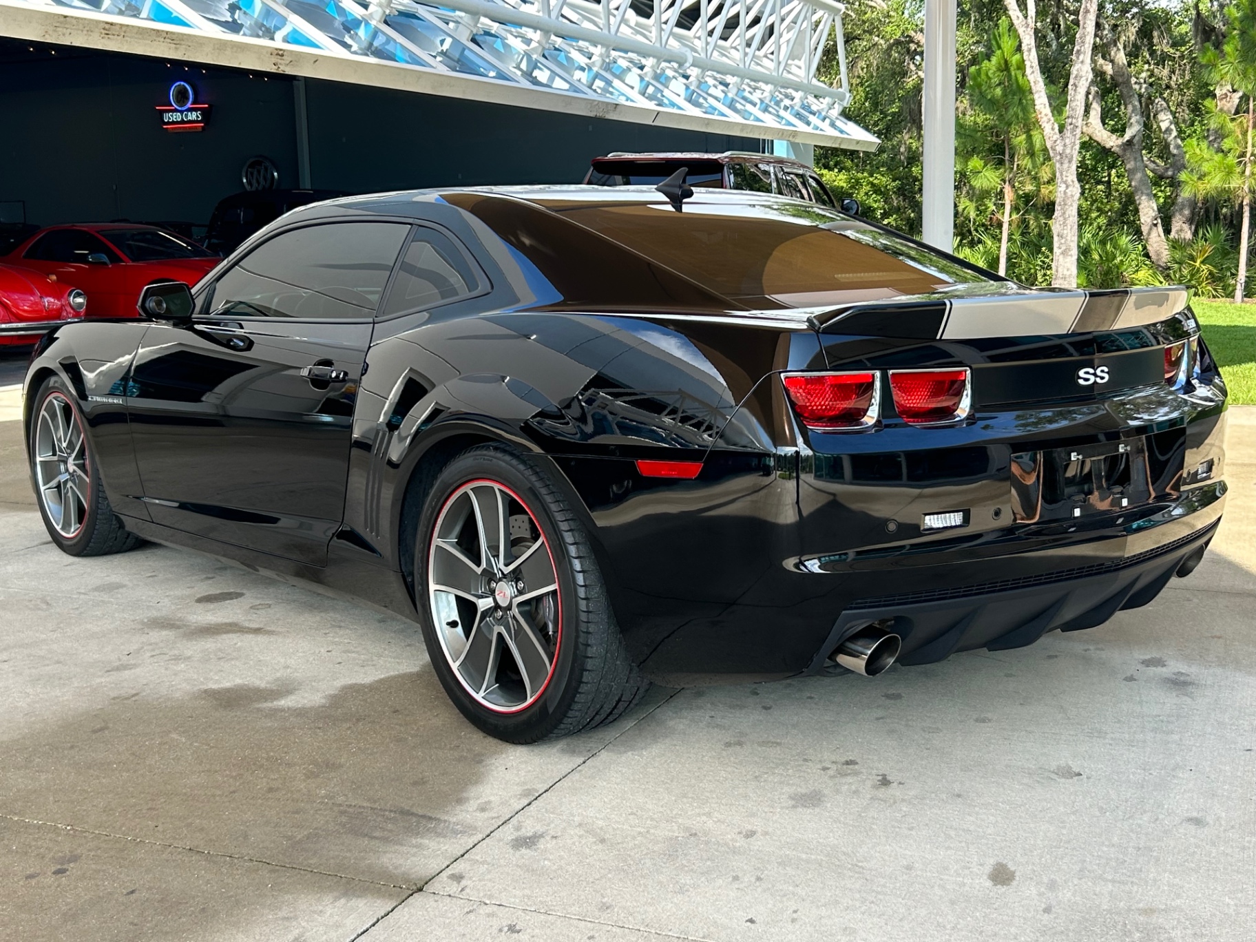 Vehicle photo 10