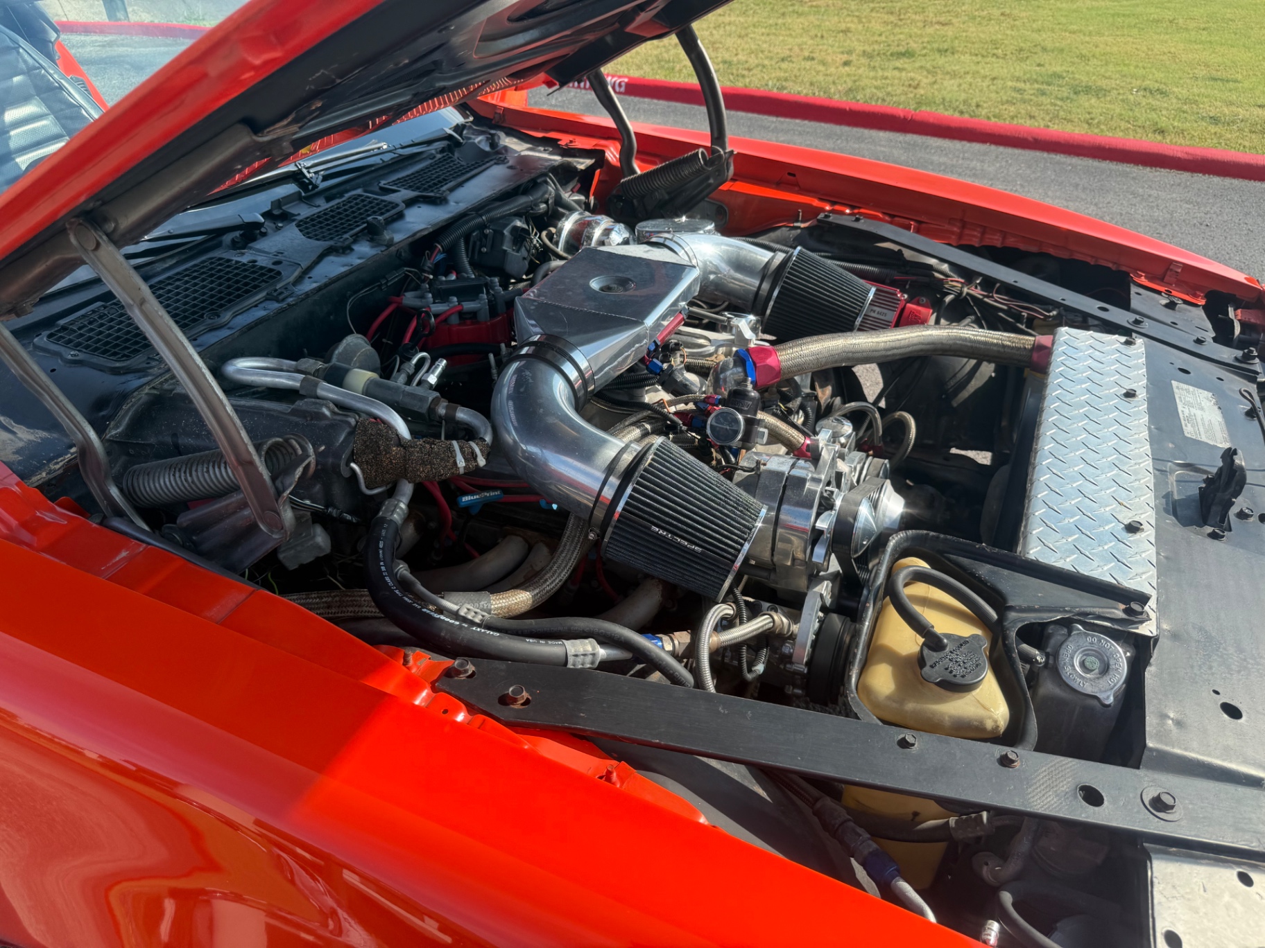Vehicle photo 19