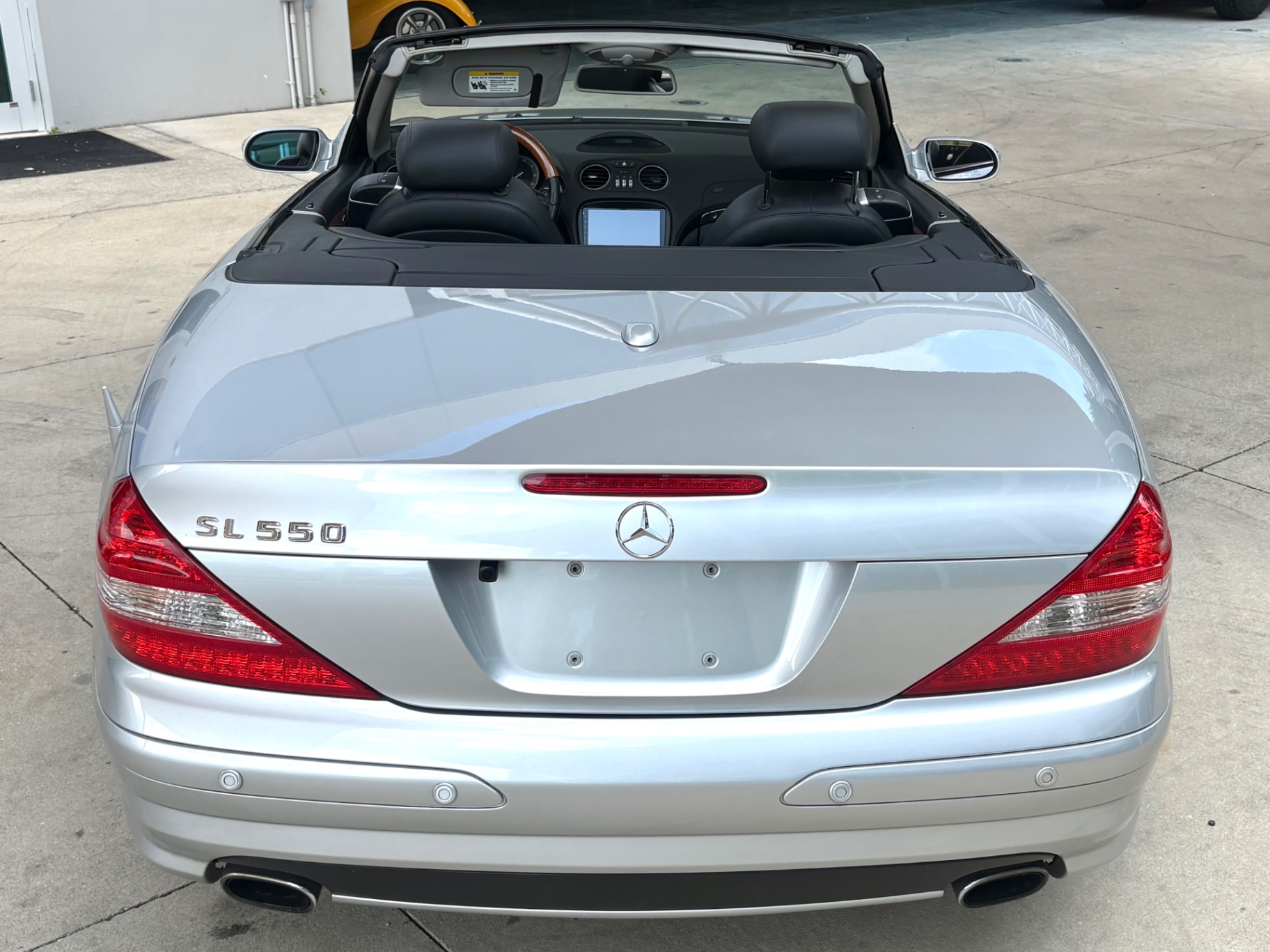 Vehicle photo 8