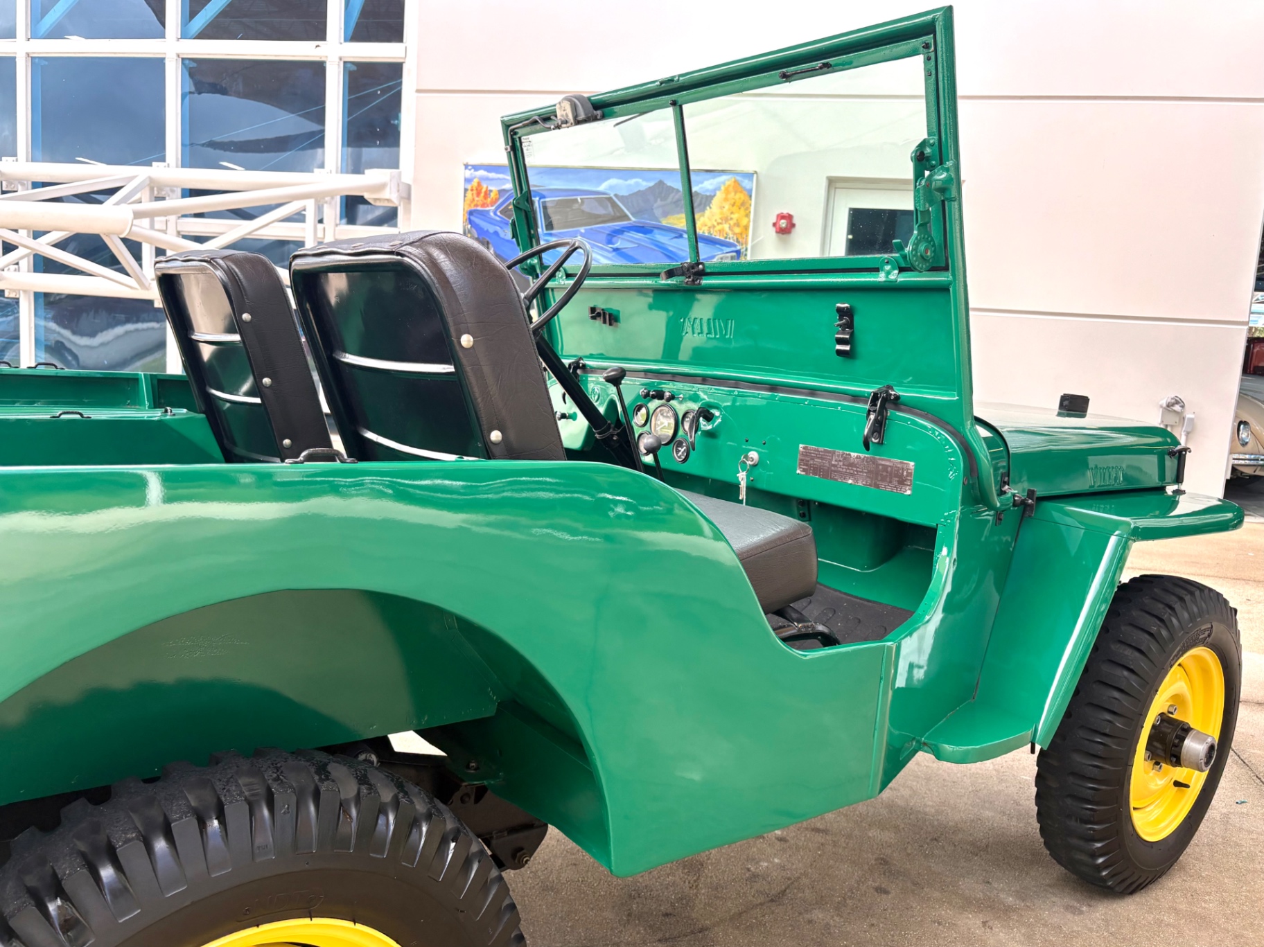 Vehicle photo 17
