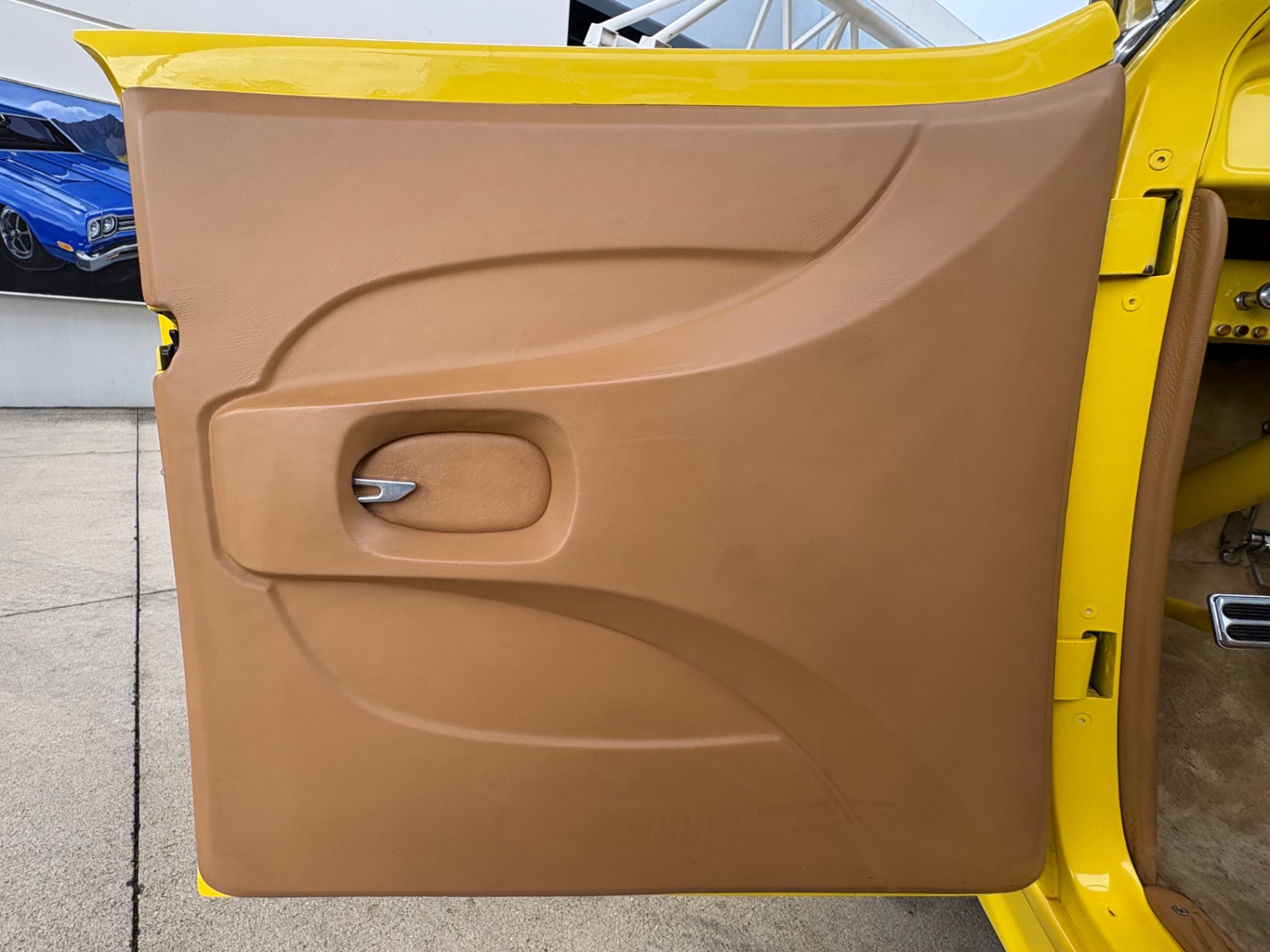Vehicle photo 34