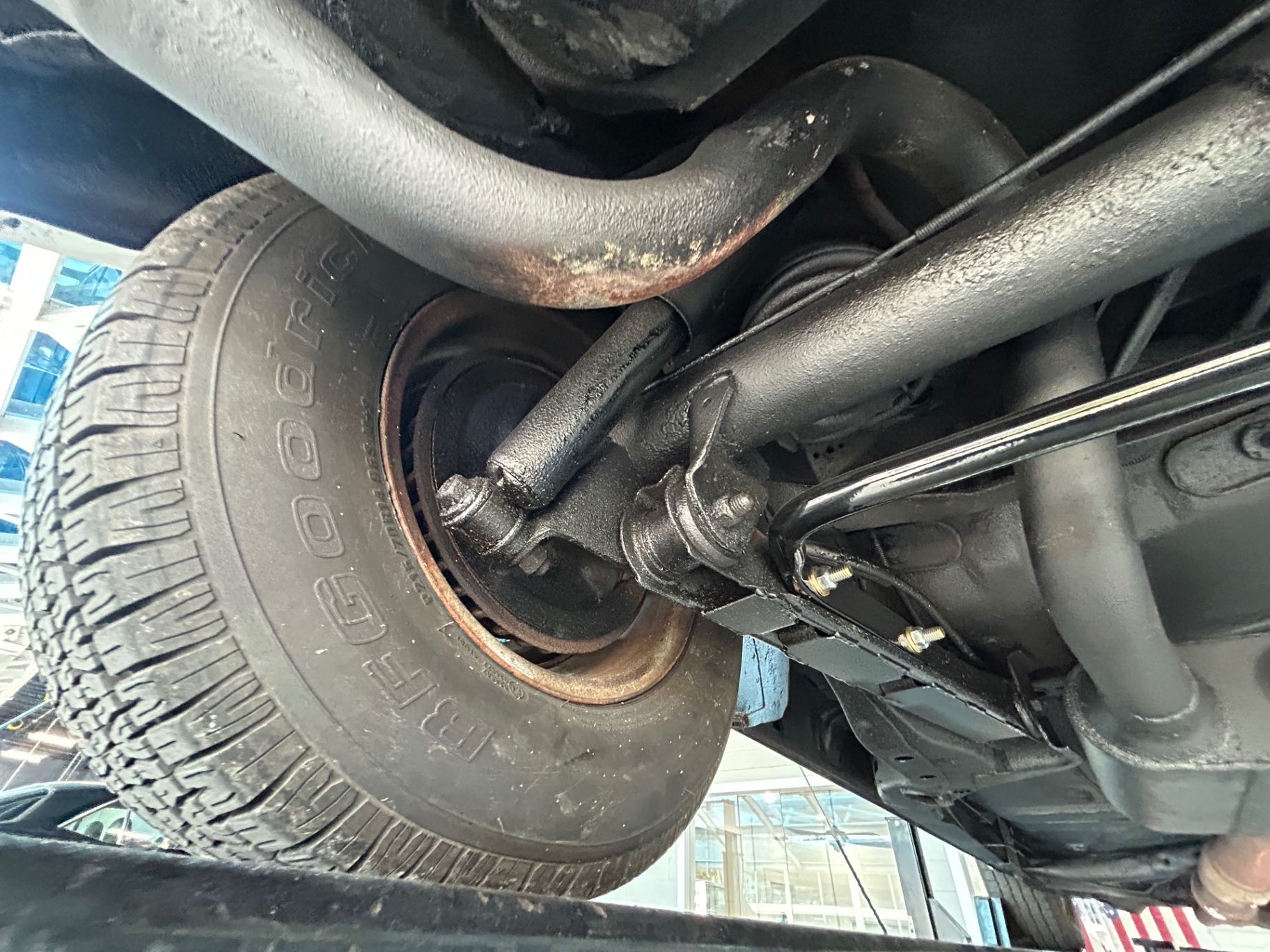 Vehicle photo 31