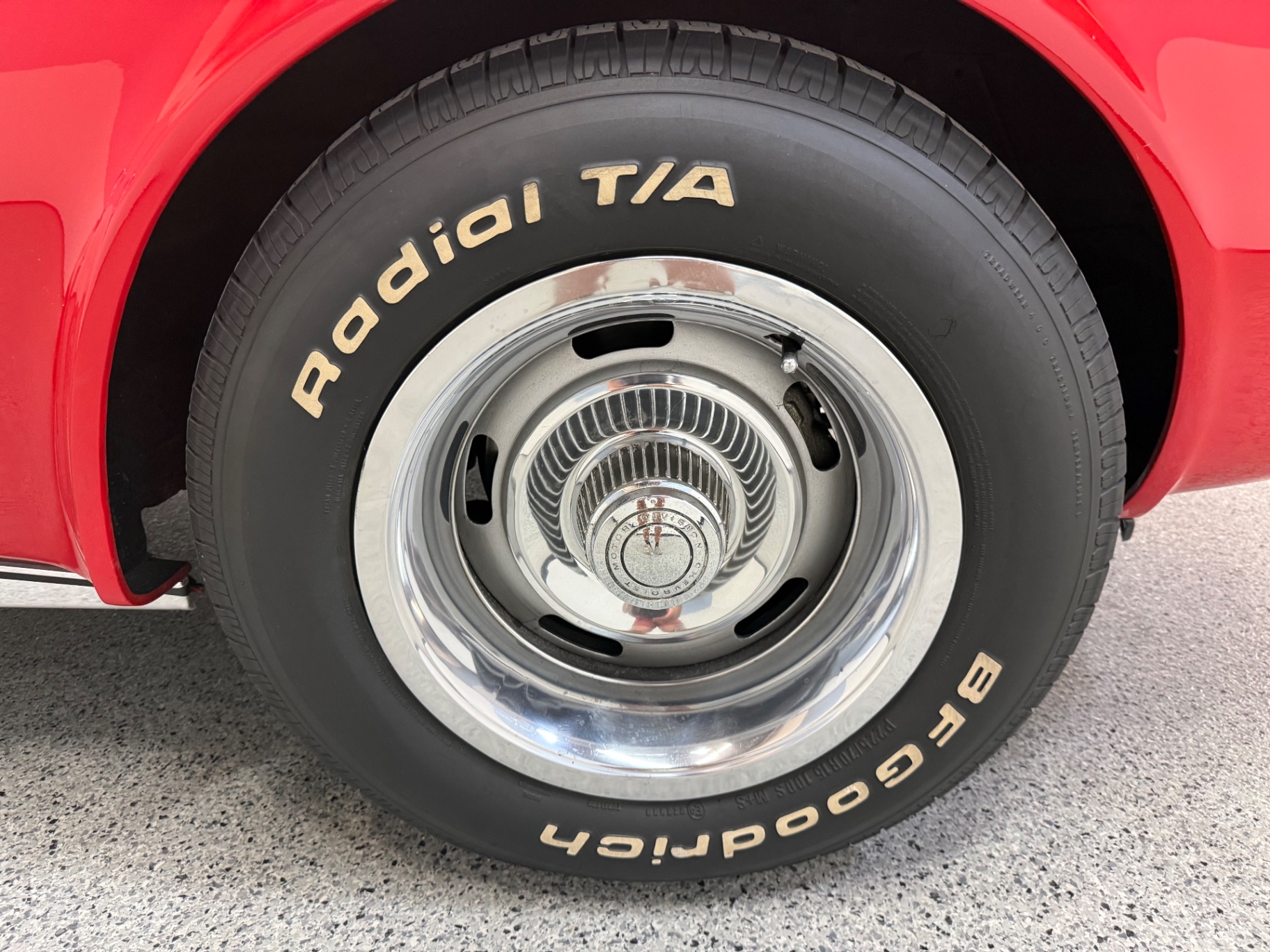 Vehicle photo 23