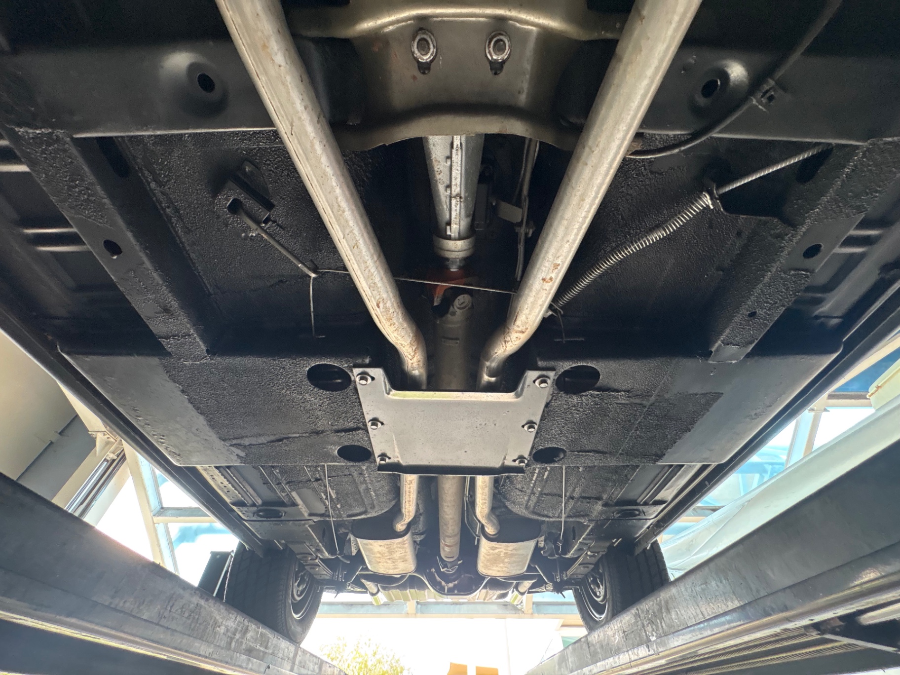 Vehicle photo 60