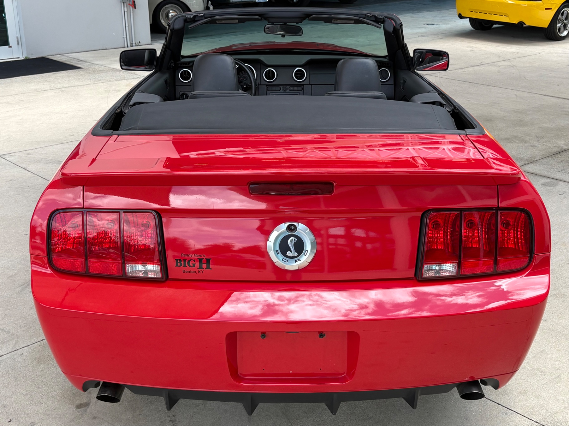 Vehicle photo 8