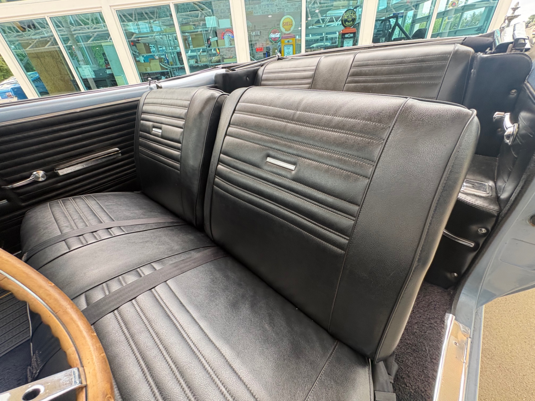 Vehicle photo 36