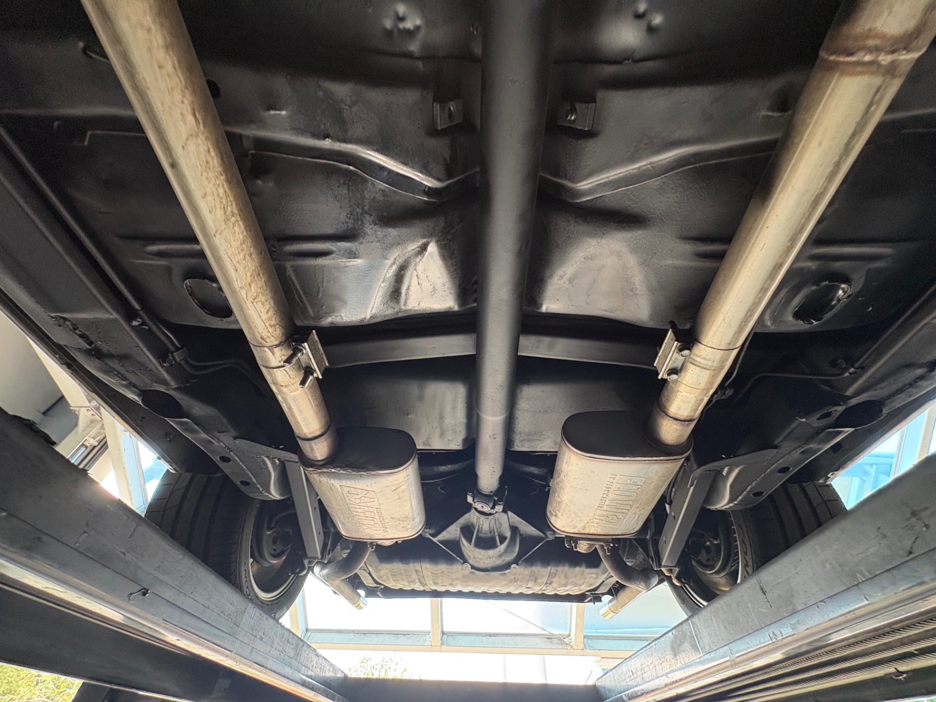 Vehicle photo 64