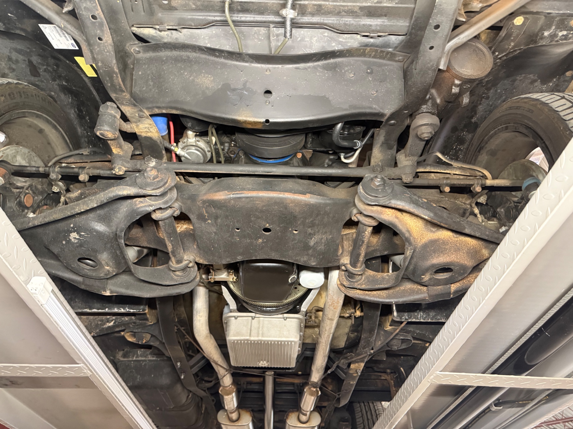 Vehicle photo 37