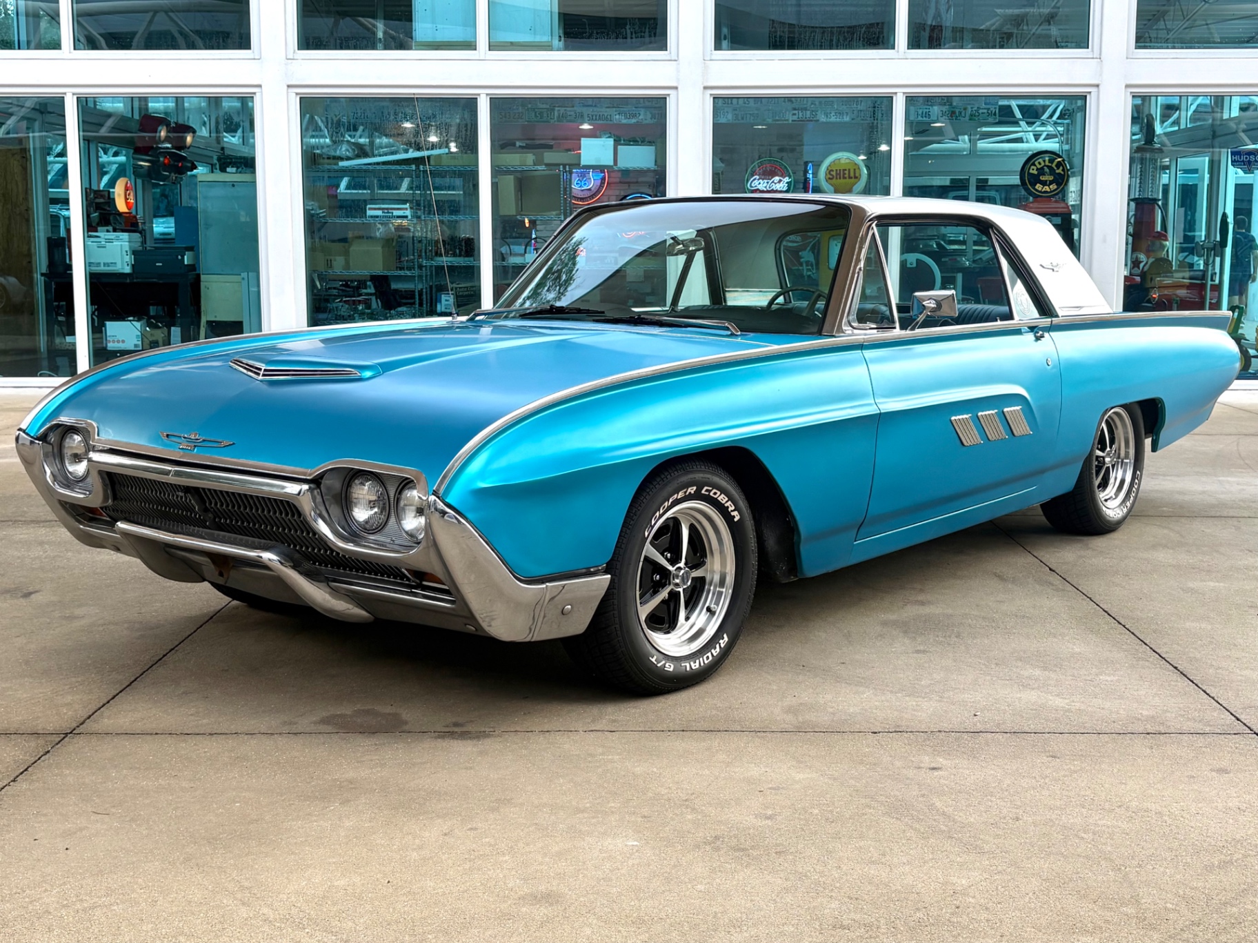 Vehicle photo 1