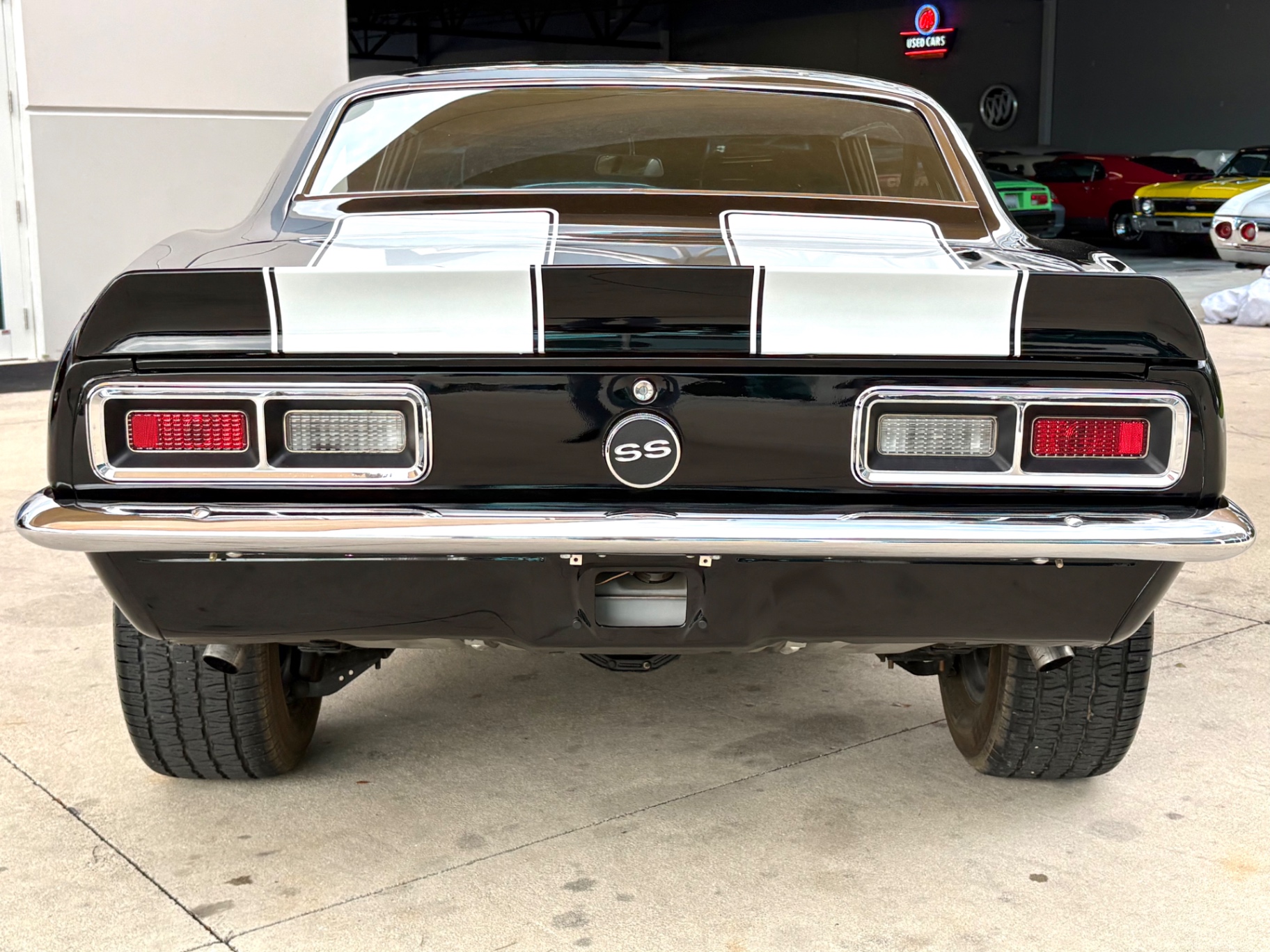 Vehicle photo 7