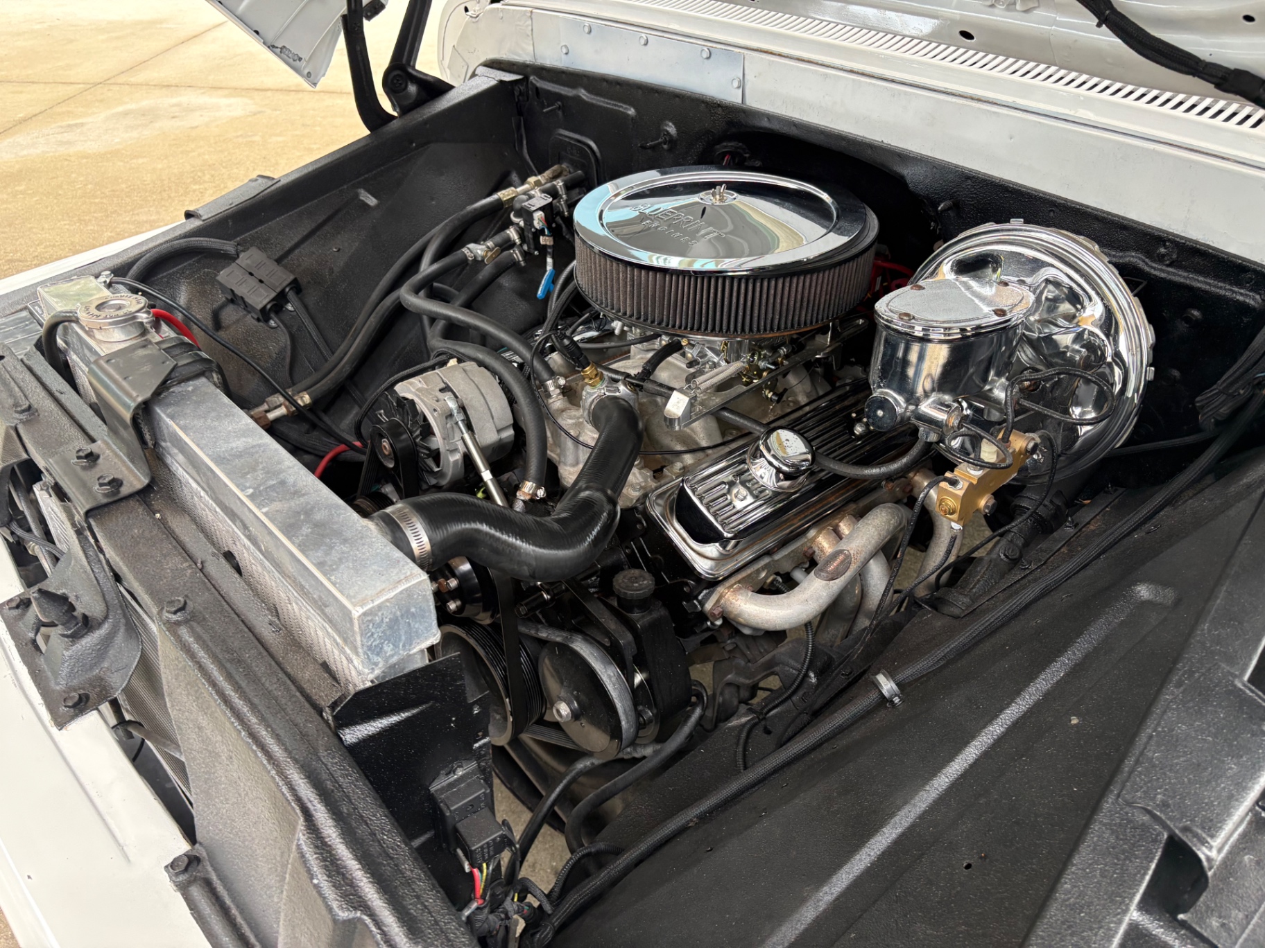 Vehicle photo 28